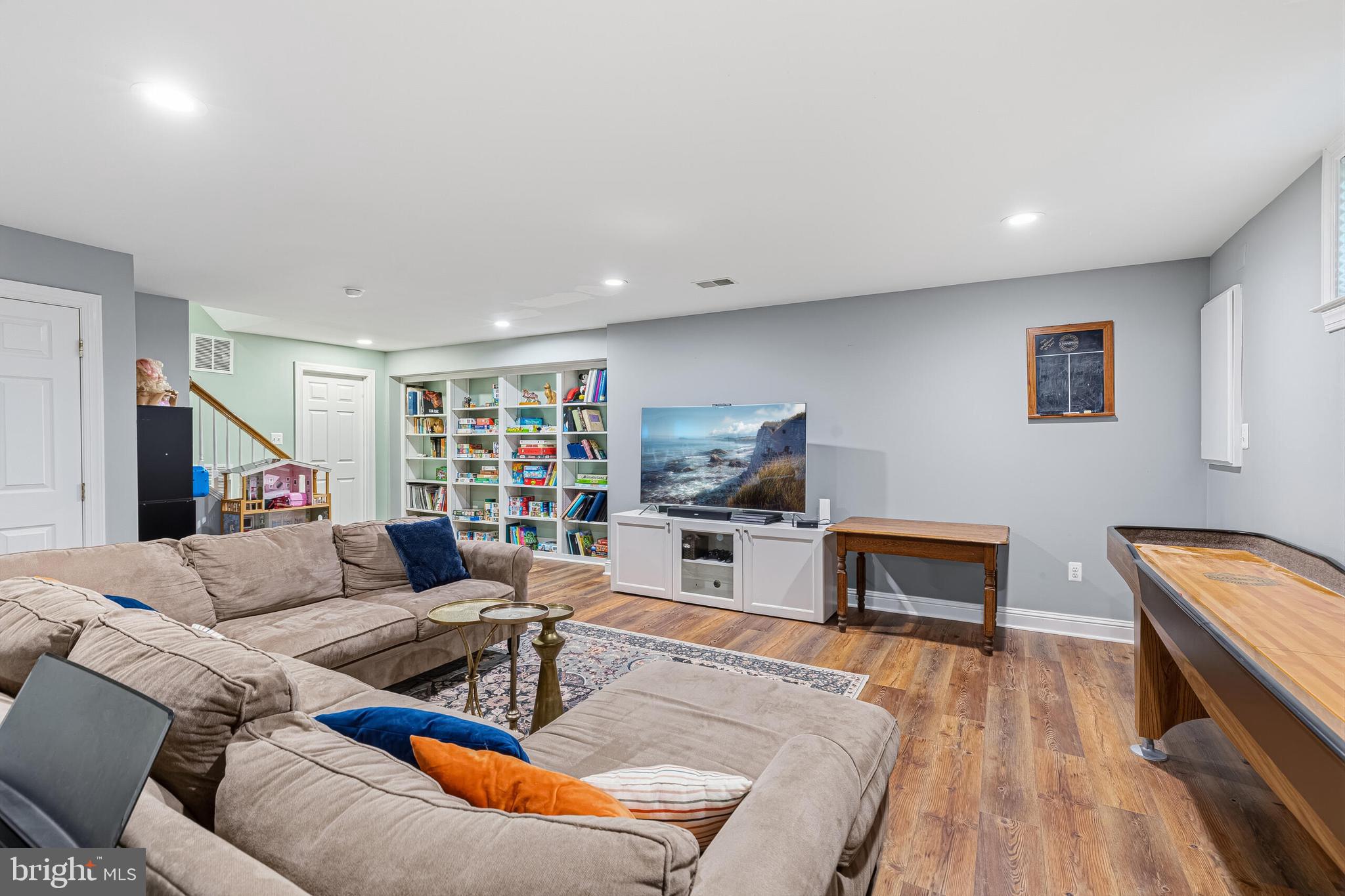 WOODLEA MANOR - Residential
