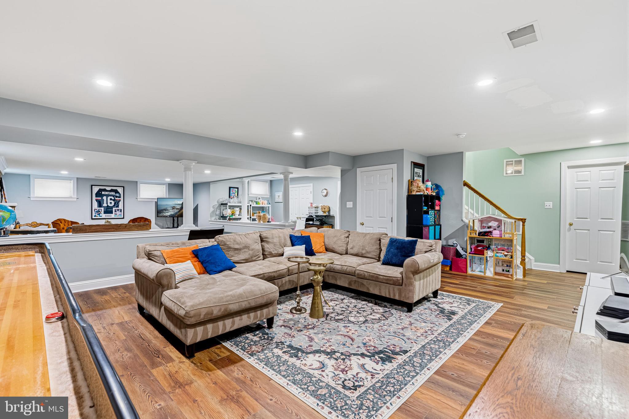 WOODLEA MANOR - Residential