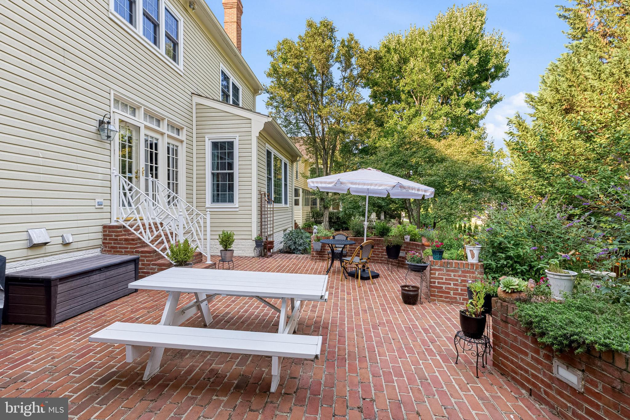 WOODLEA MANOR - Residential