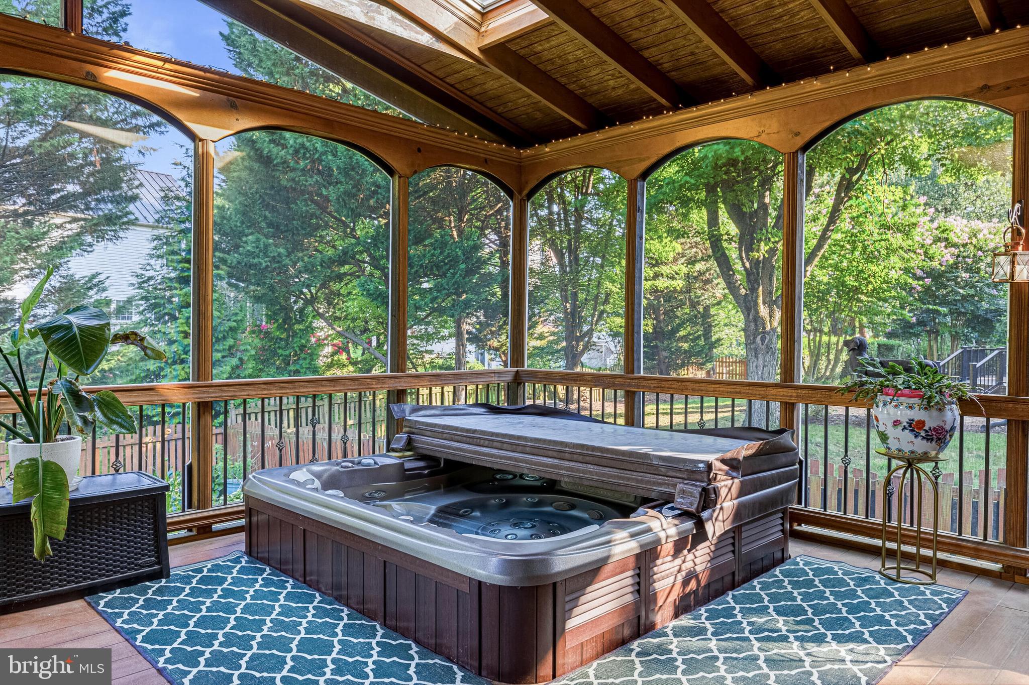 WOODLEA MANOR - Residential