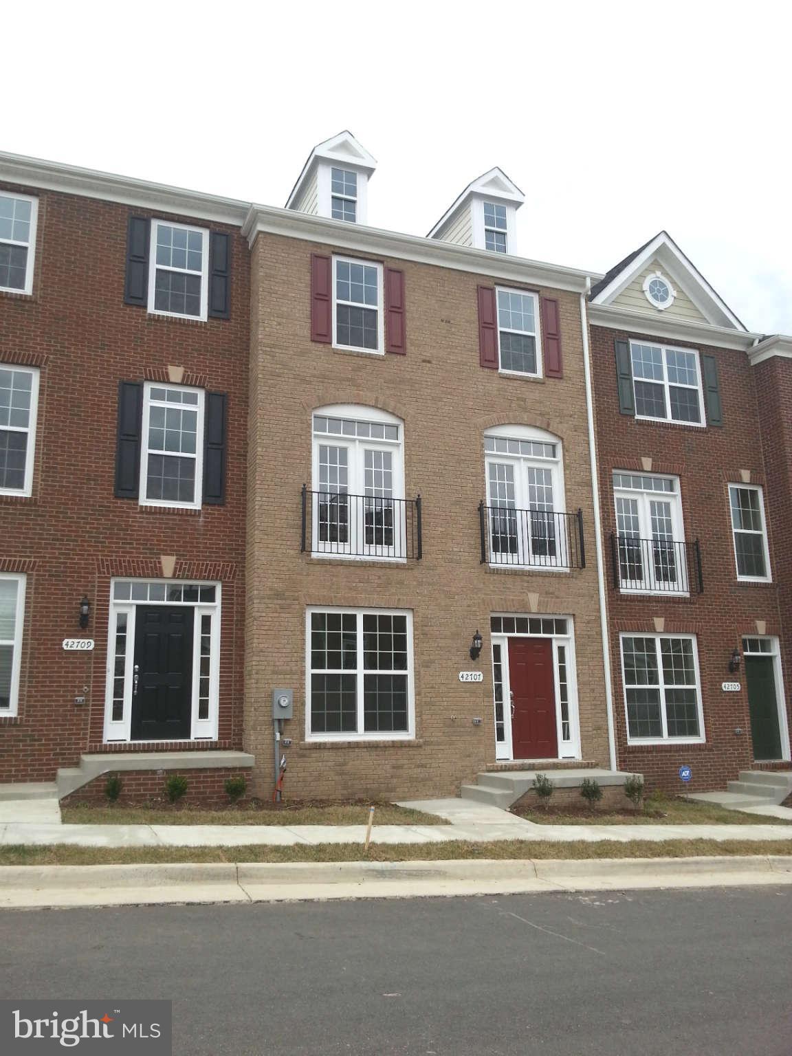 GOOSE CREEK VILLAGE NORTH - Residential Lease
