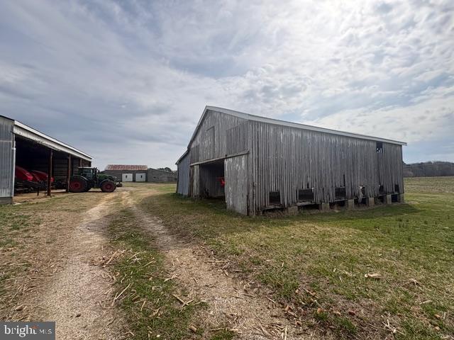 DENTON AREA - Farm