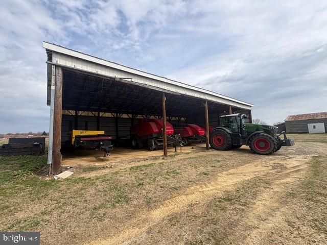 DENTON AREA - Farm