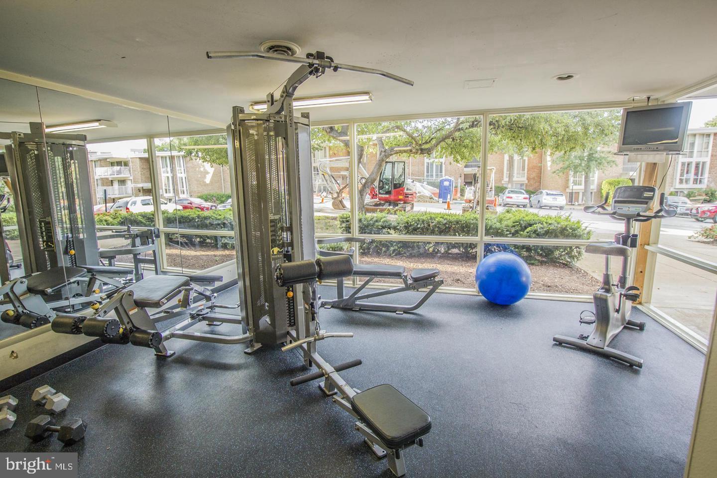 HUNTINGTON CLUB - Residential Lease