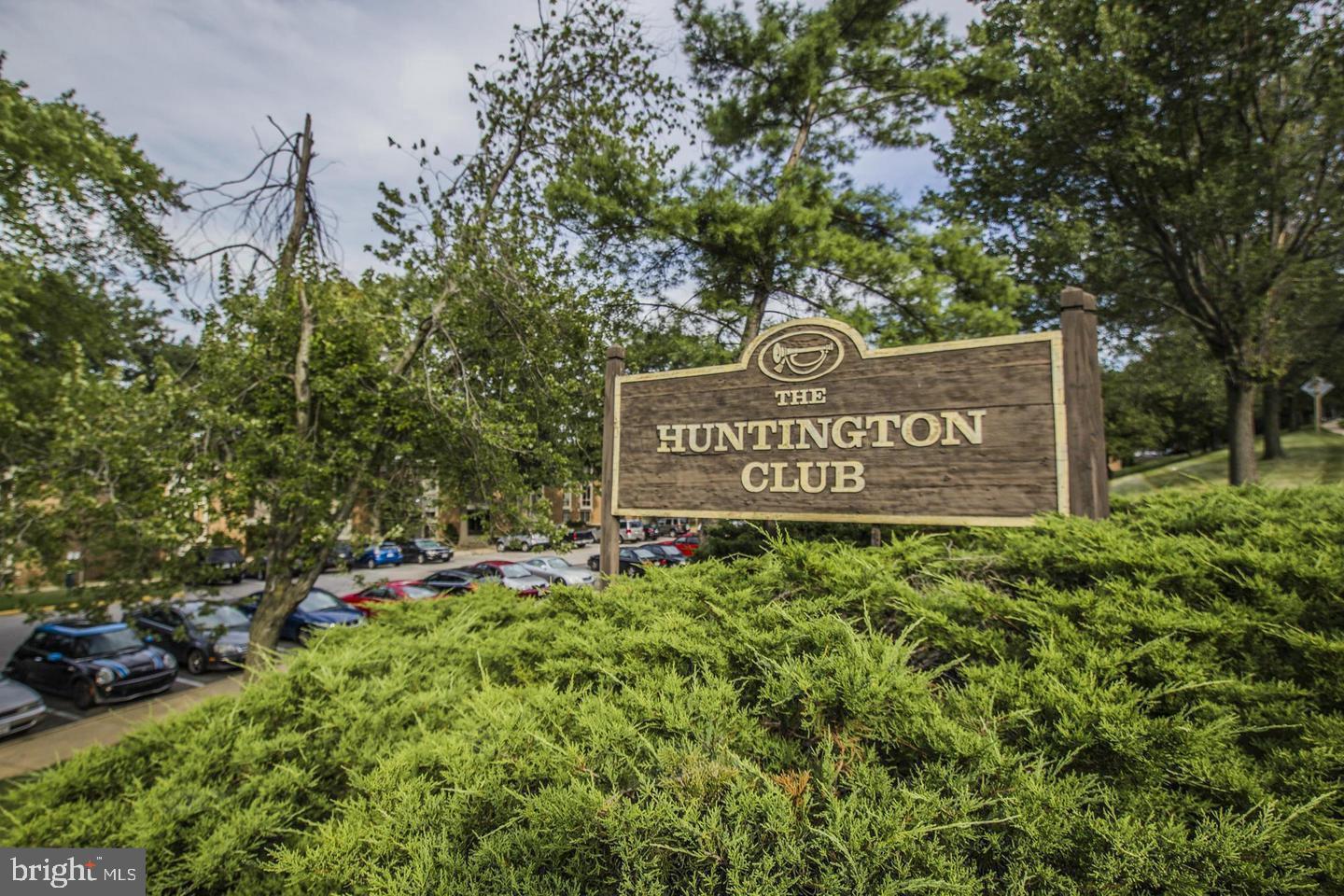 HUNTINGTON CLUB - Residential Lease