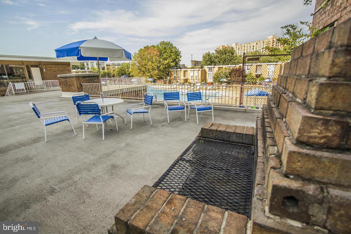 HUNTINGTON CLUB - Residential Lease