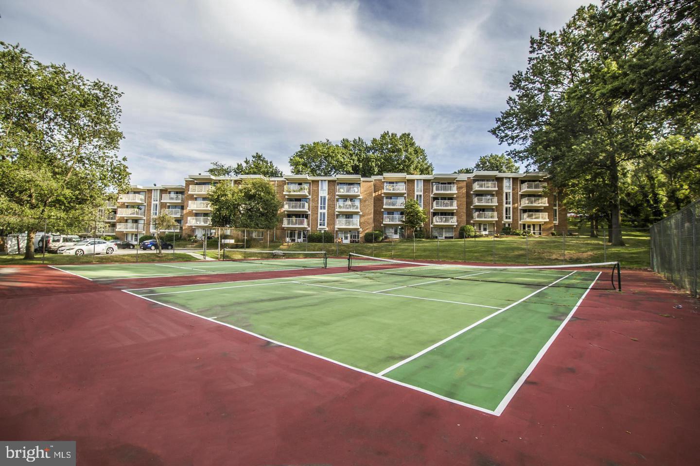 HUNTINGTON CLUB - Residential Lease