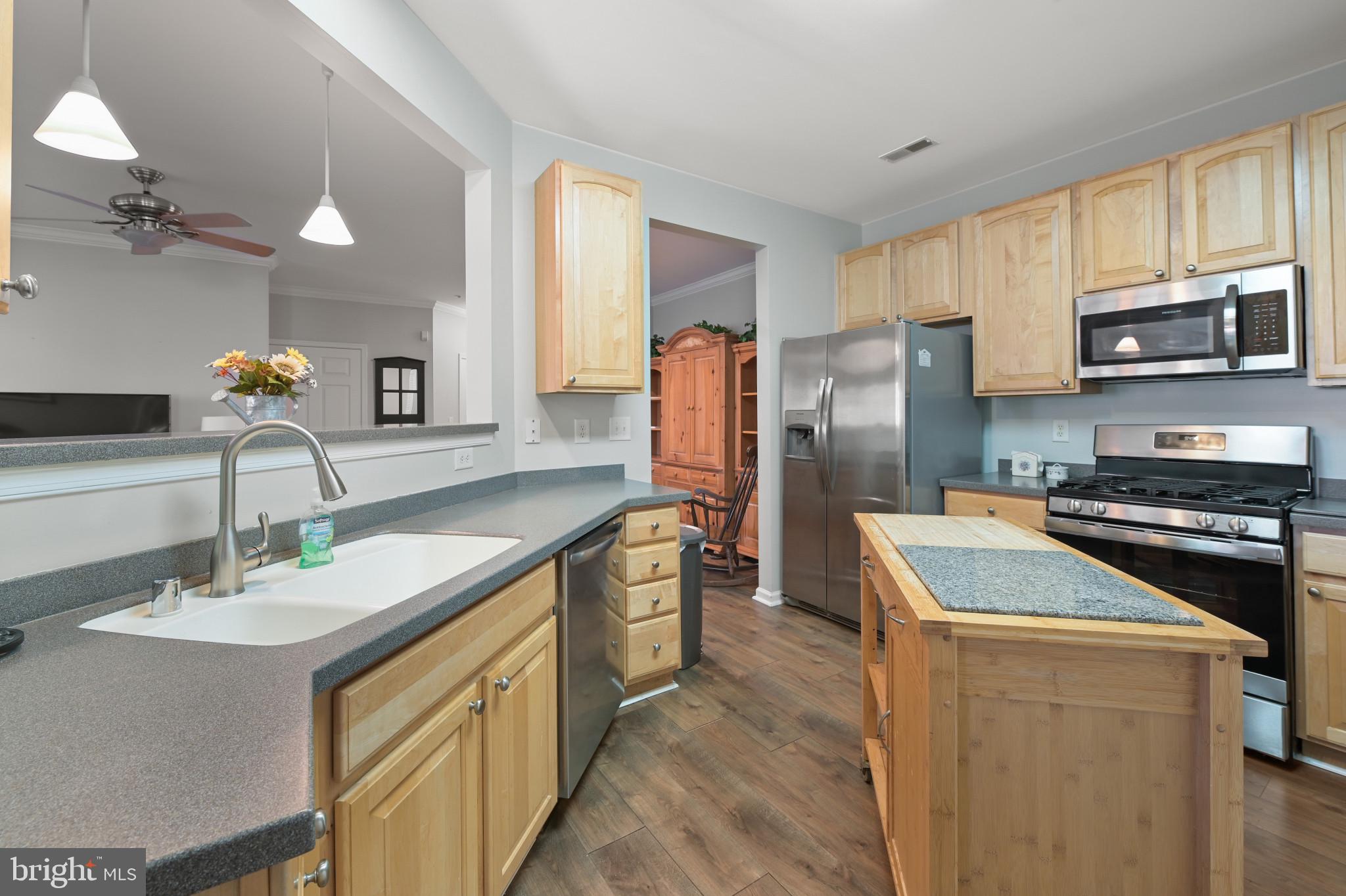 HEARTHSTONE AT VILLAGE SQUARE - Residential