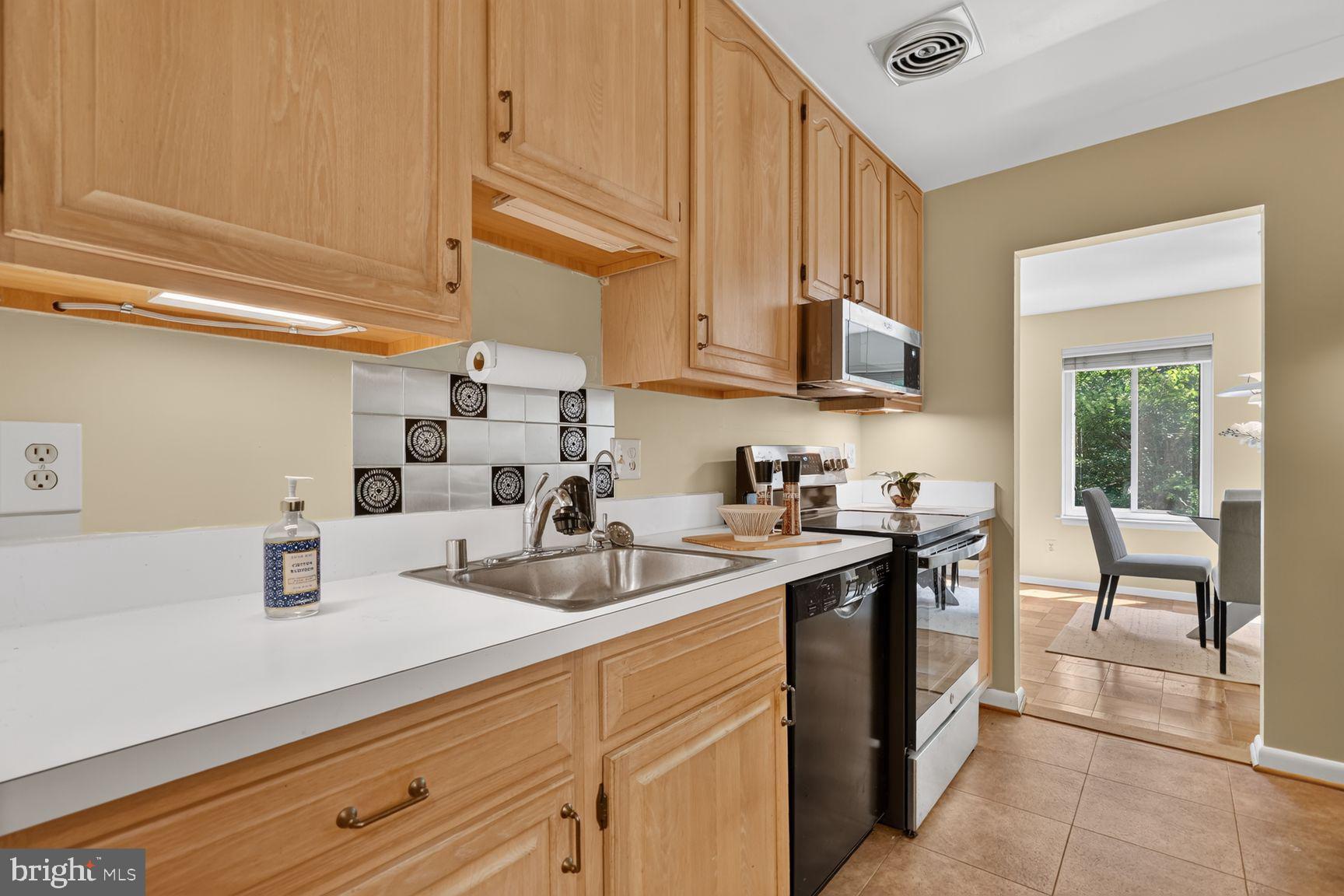 GEORGETOWN VILLAGE - Residential