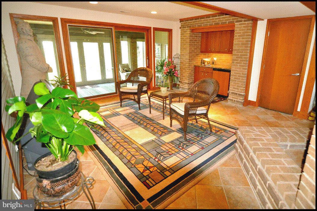 FISHING CREEK FARM - Residential