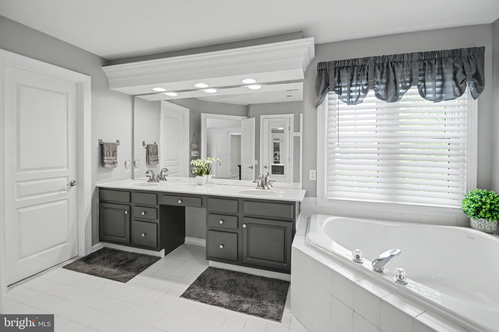 CHESTNUT CREEK - Residential