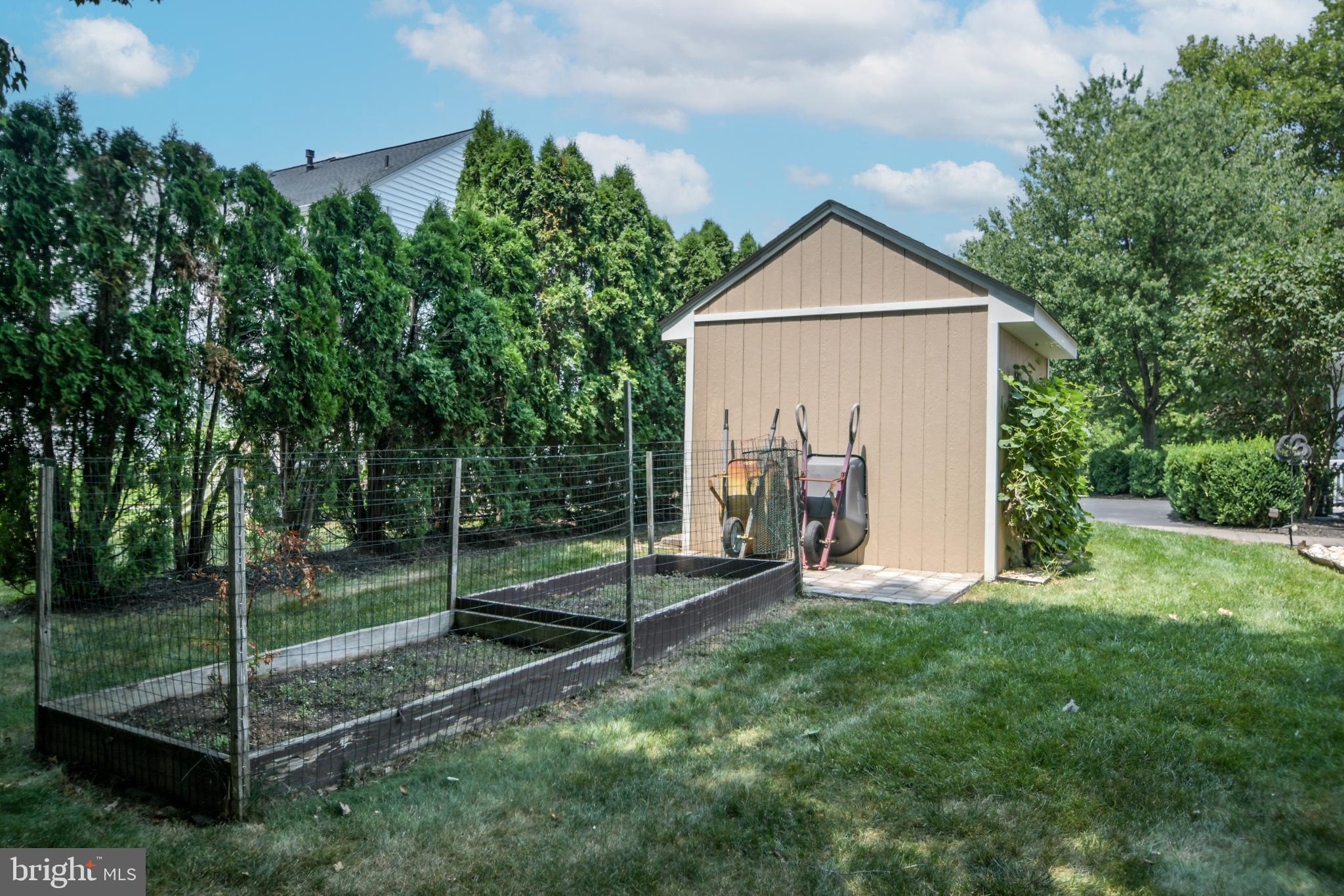 CHESTNUT CREEK - Residential