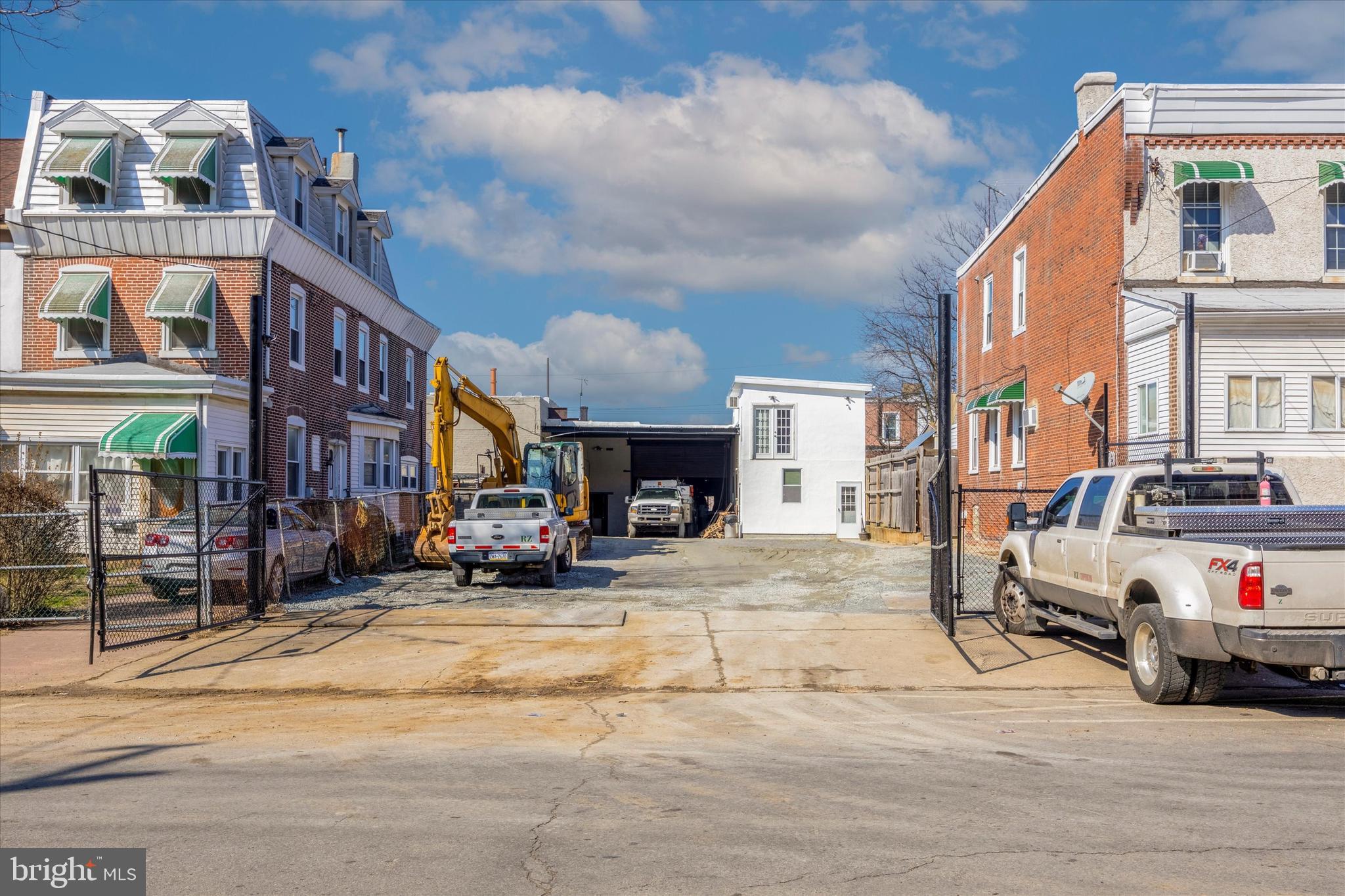 ELMWOOD PARK - Commercial Sale