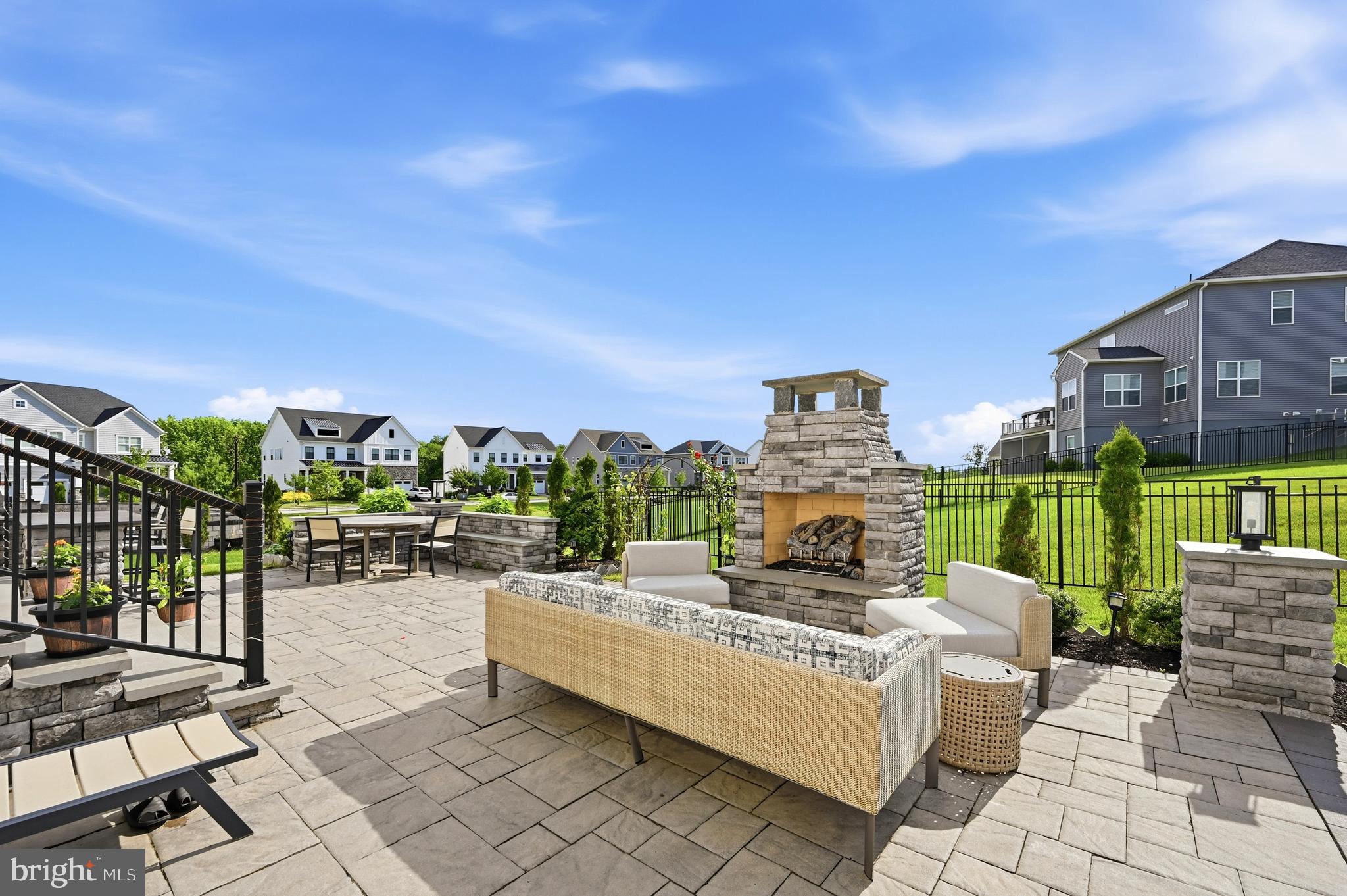 CHESTER SPRINGS CROSSING - Residential