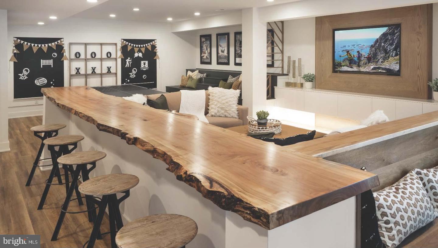 CHESTER SPRINGS CROSSING - Residential