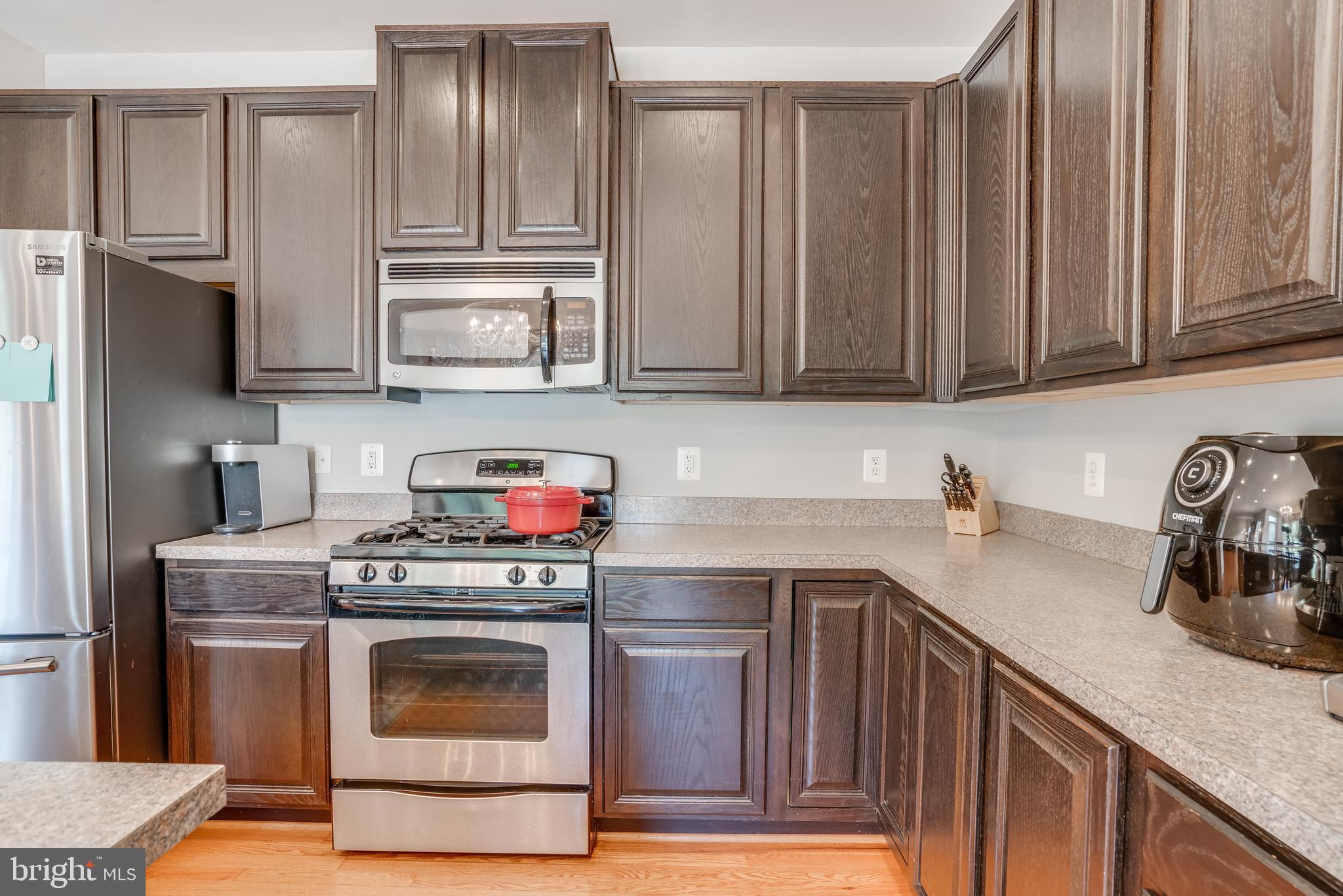 PEMBROOKE/VICTORY LAKES - Residential