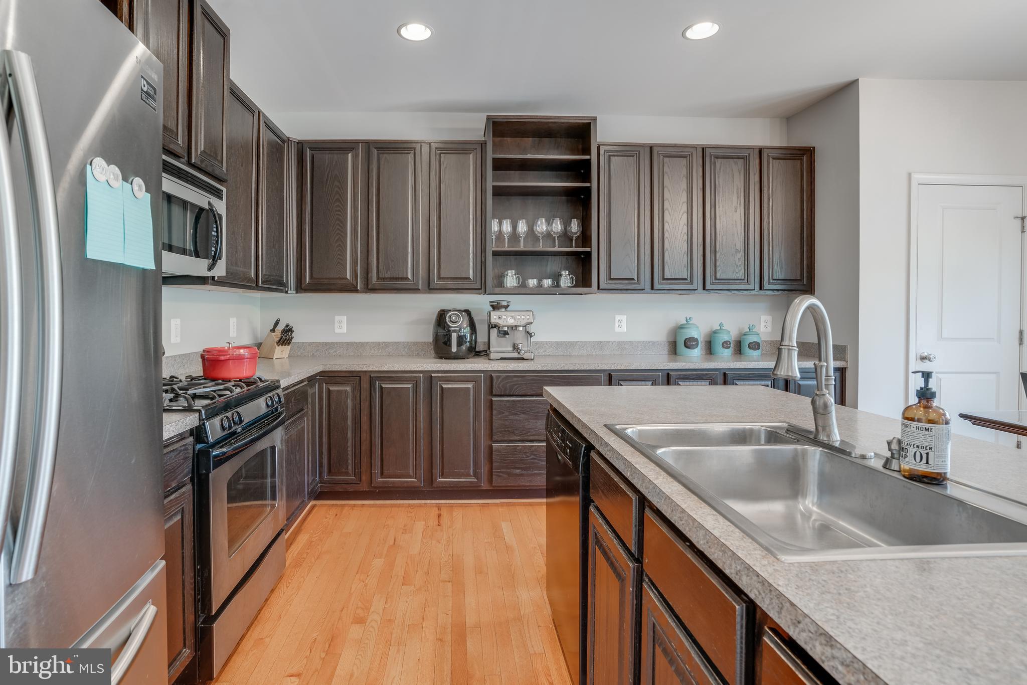 PEMBROOKE/VICTORY LAKES - Residential