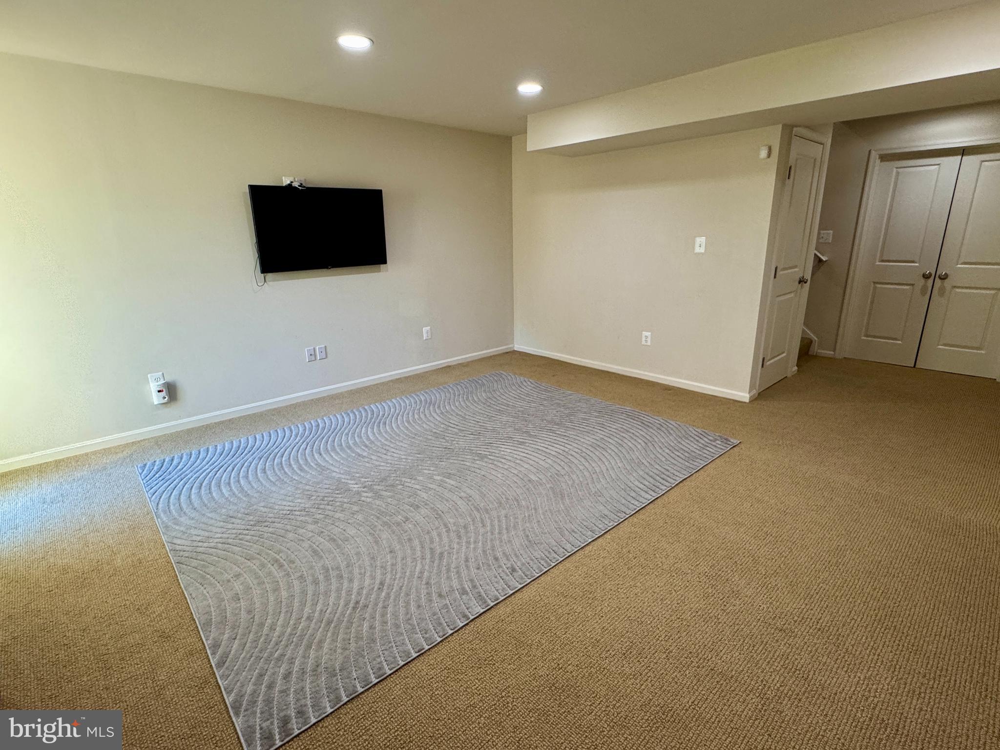 PEMBROOKE/VICTORY LAKES - Residential