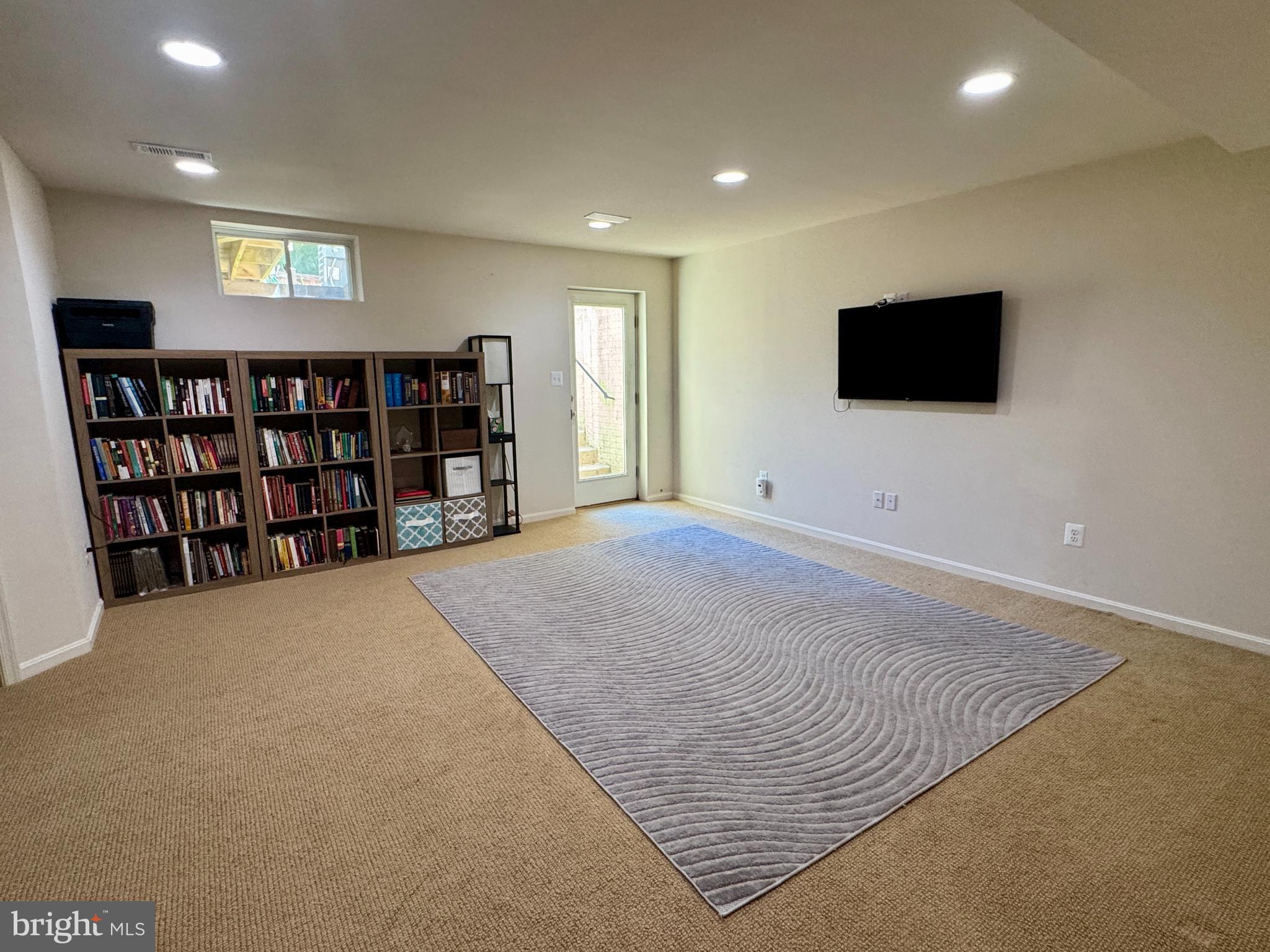 PEMBROOKE/VICTORY LAKES - Residential