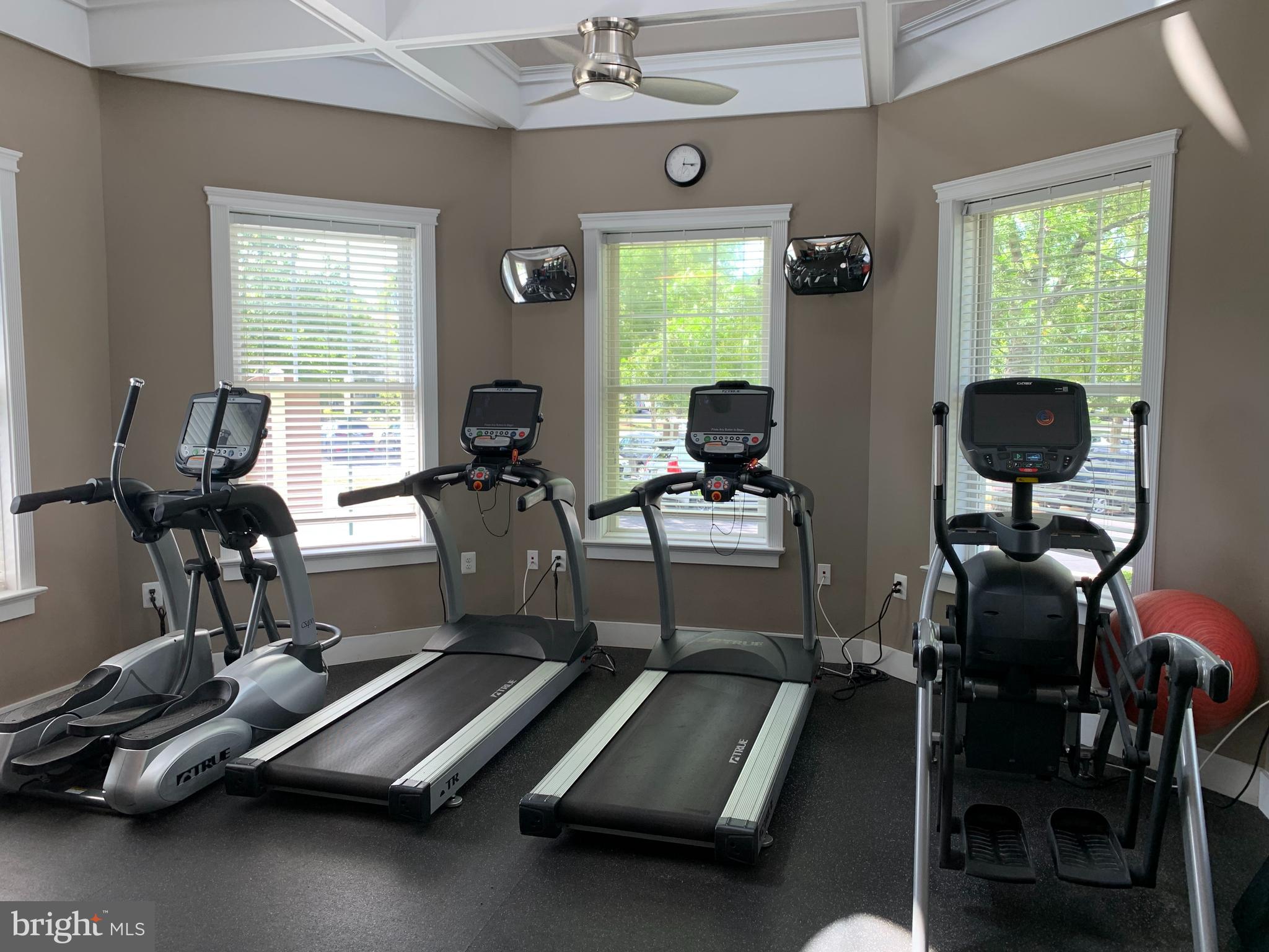 PEMBROOKE/VICTORY LAKES - Residential