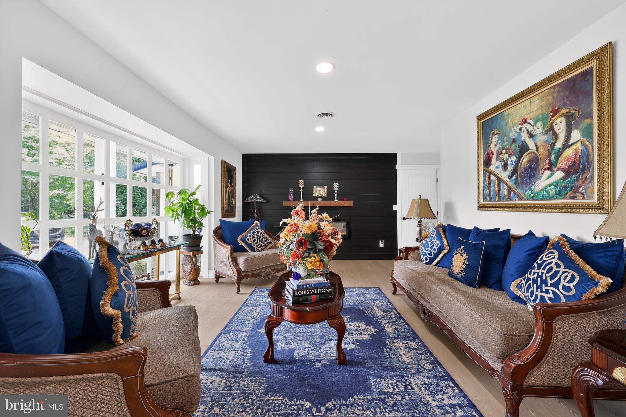 RIVER BEND - Residential