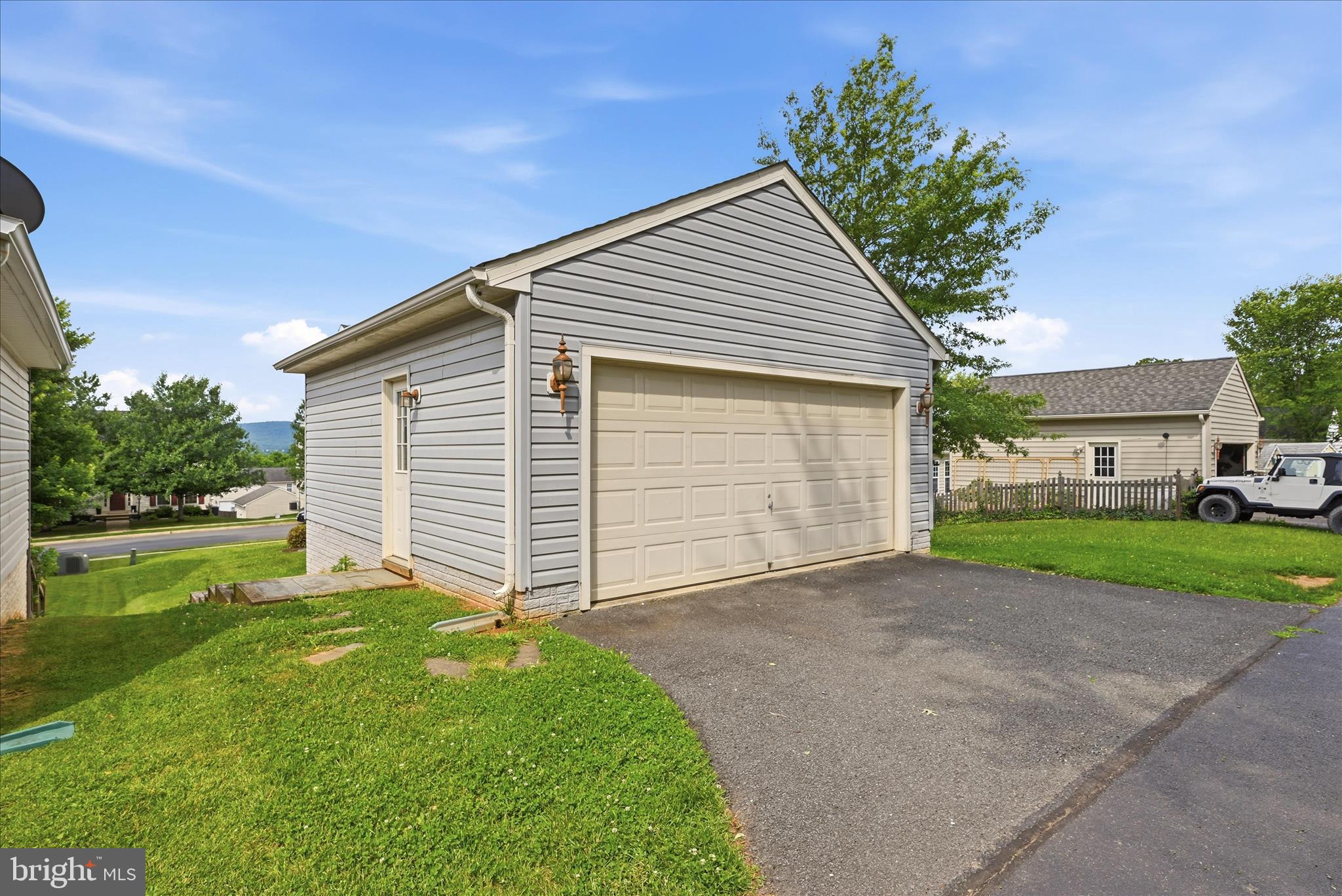 KINGSRIDGE ESTATES - Residential