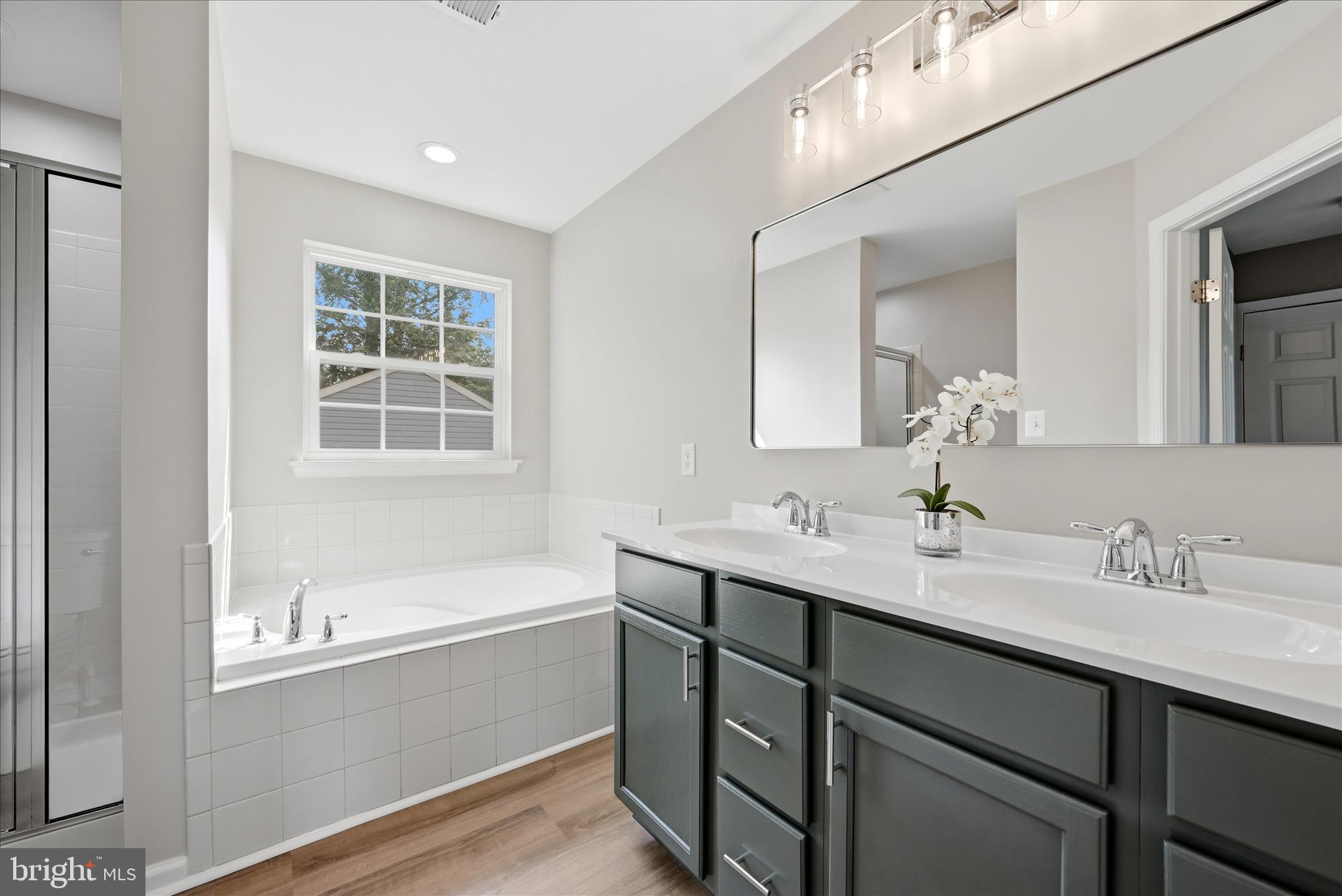 KINGSRIDGE ESTATES - Residential