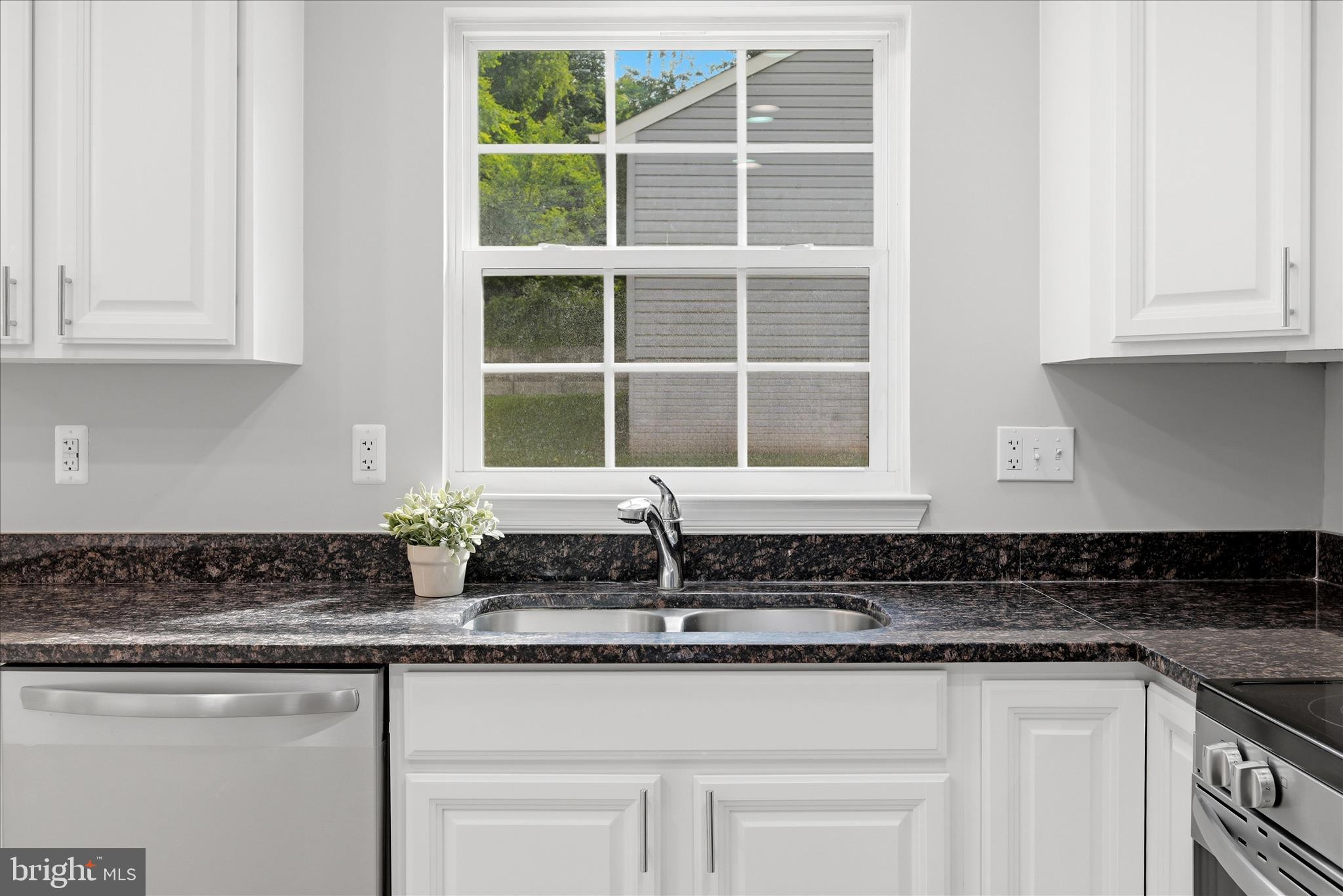 KINGSRIDGE ESTATES - Residential