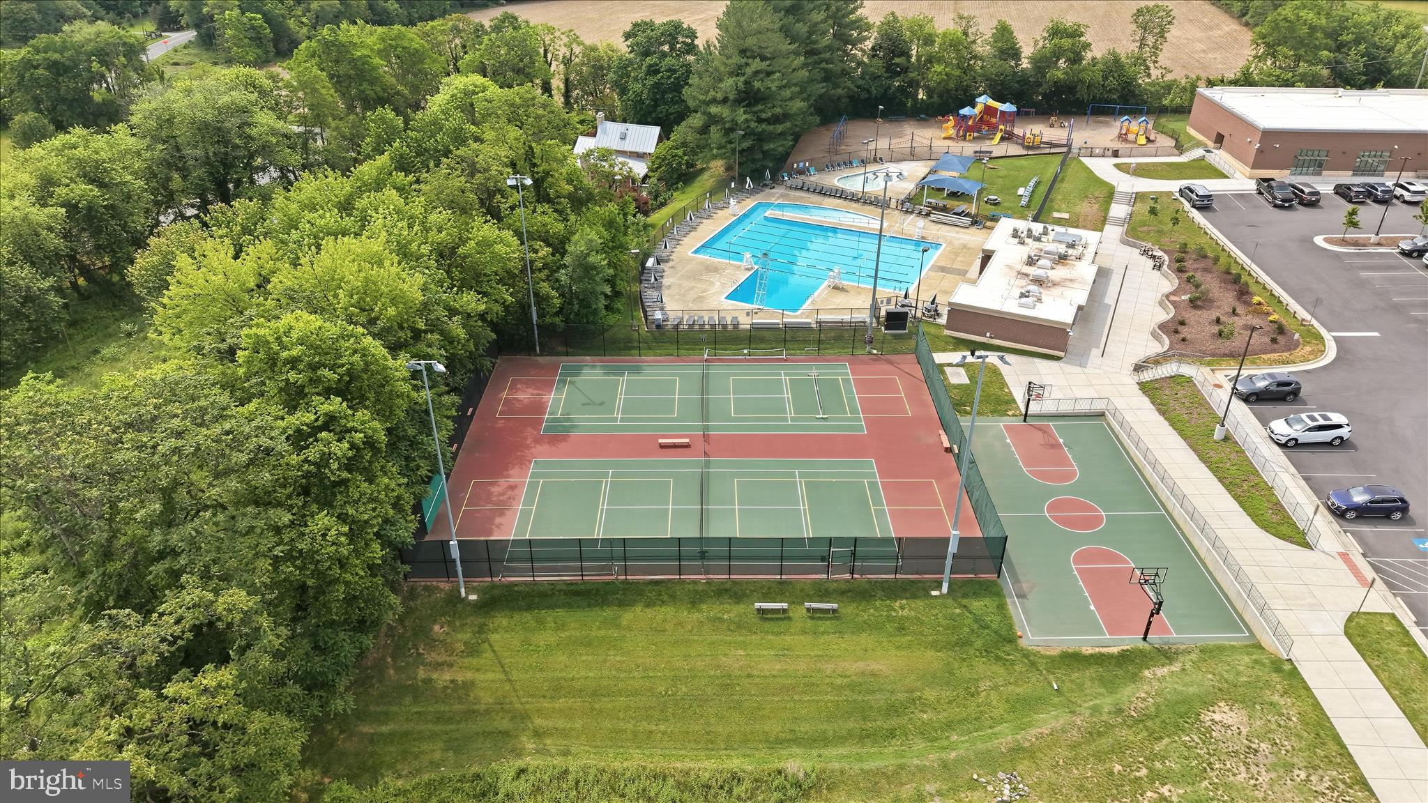 KINGSRIDGE ESTATES - Residential
