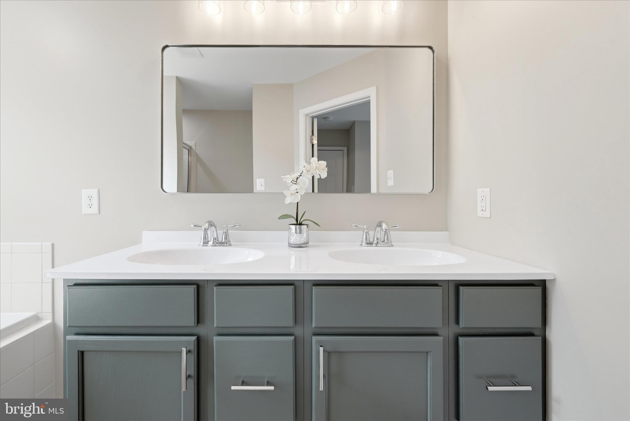 KINGSRIDGE ESTATES - Residential