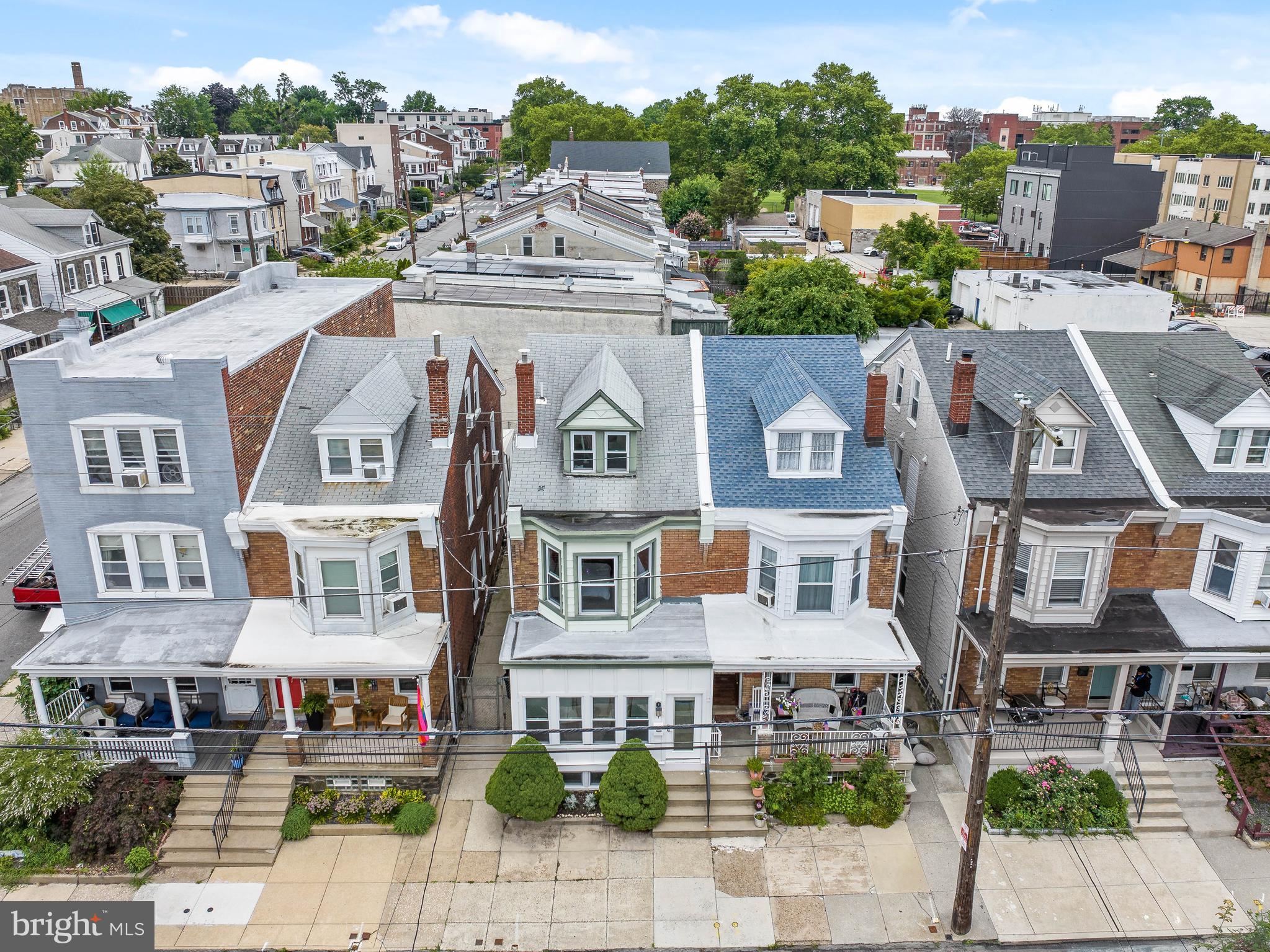 ROXBOROUGH - Residential
