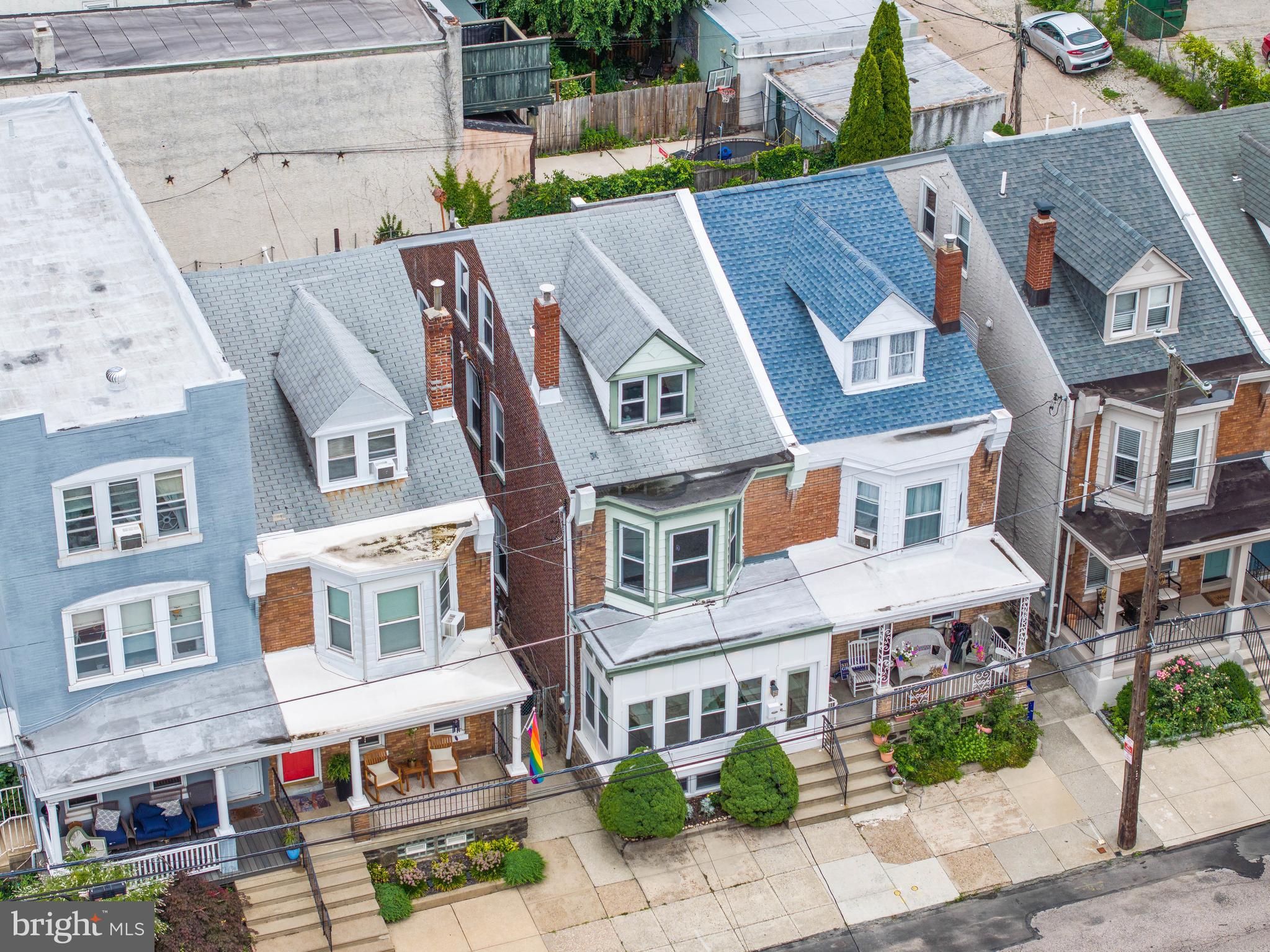 ROXBOROUGH - Residential