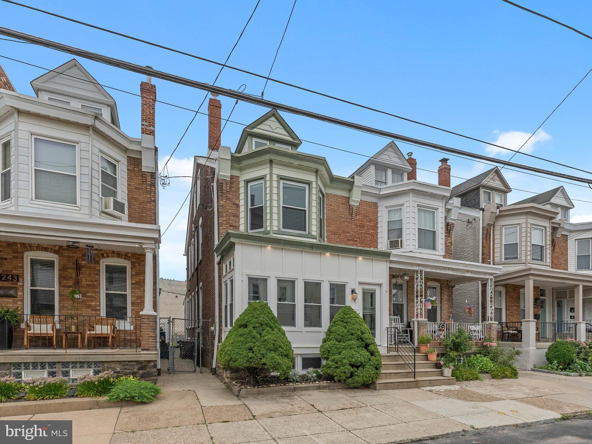 ROXBOROUGH - Residential