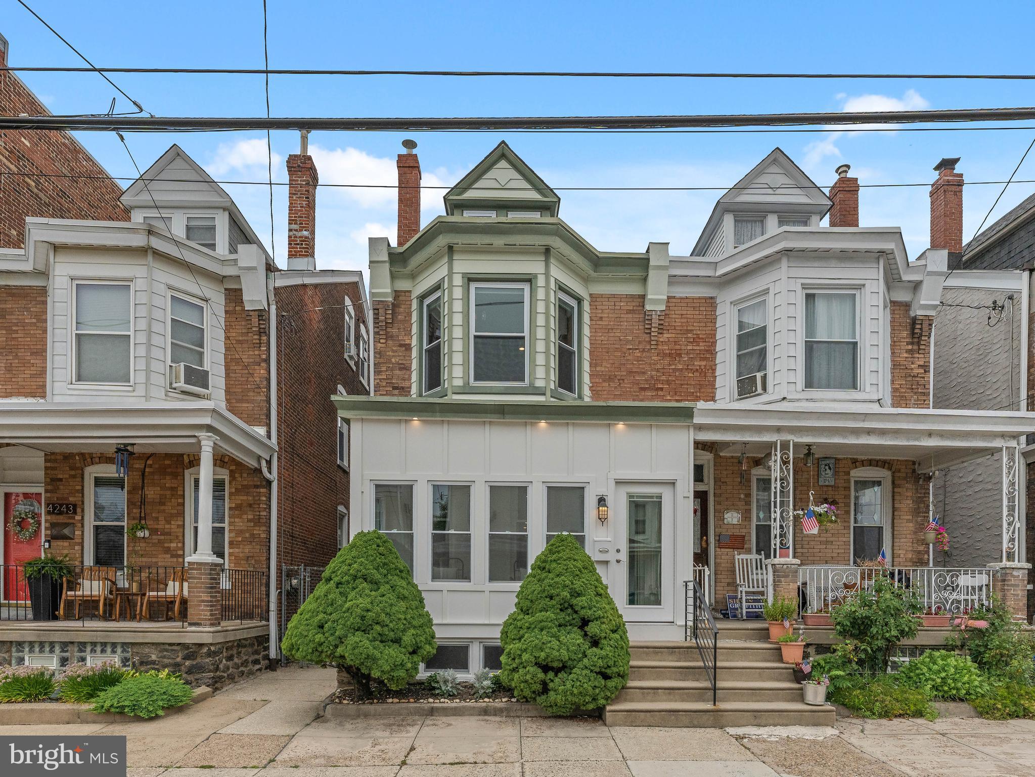 ROXBOROUGH - Residential
