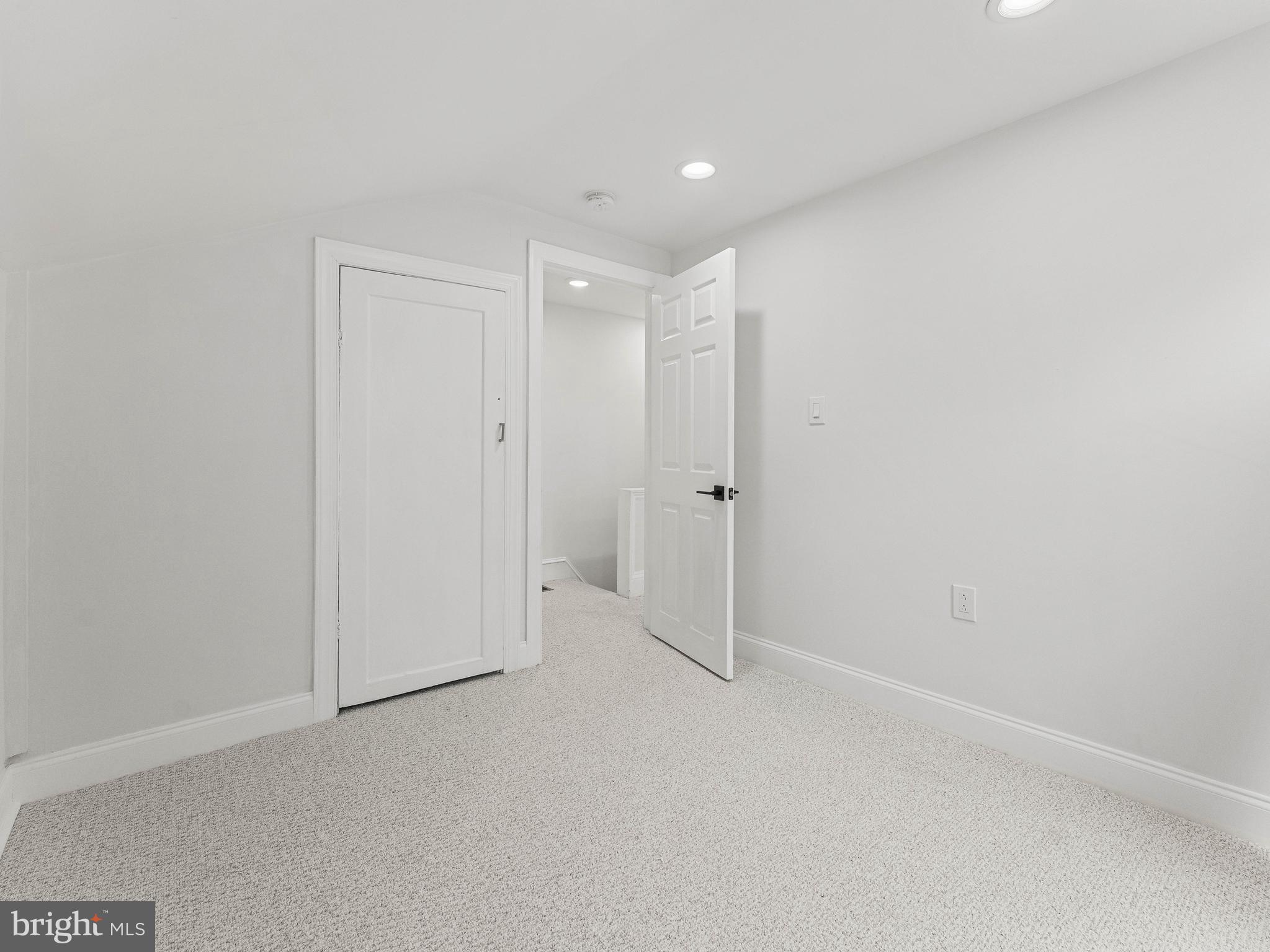 ROXBOROUGH - Residential