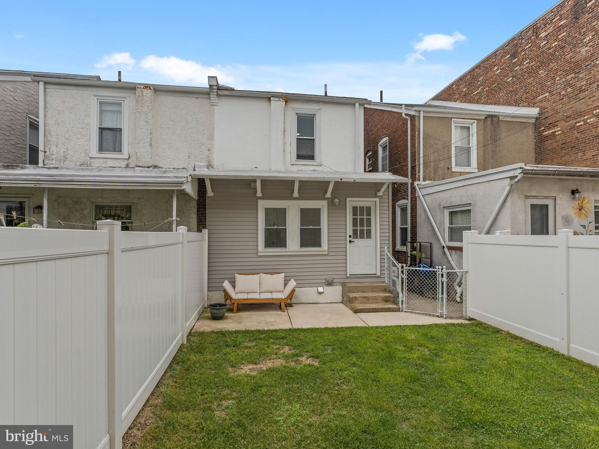 ROXBOROUGH - Residential