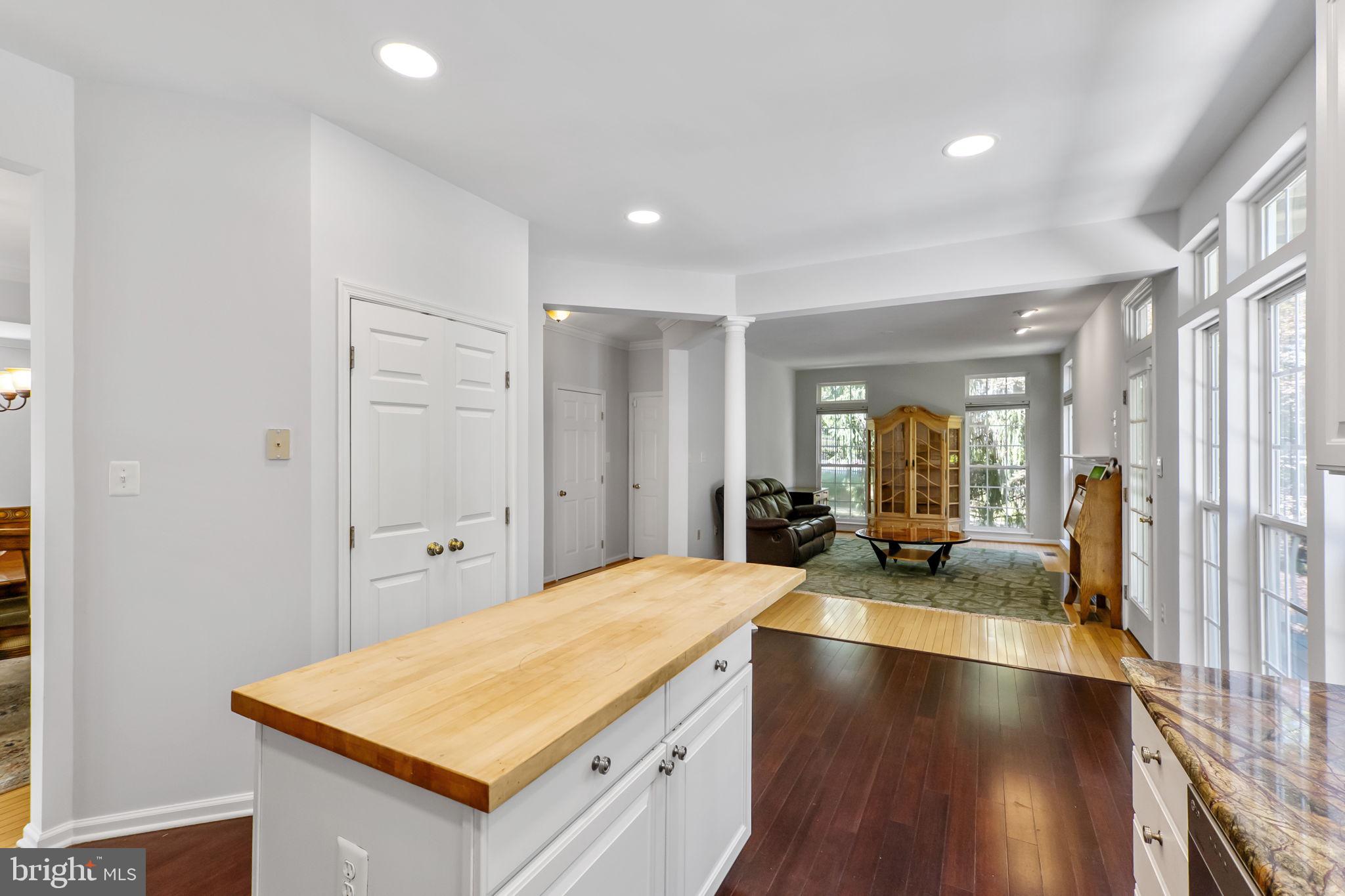 QUINCE ORCHARD PARK - Residential