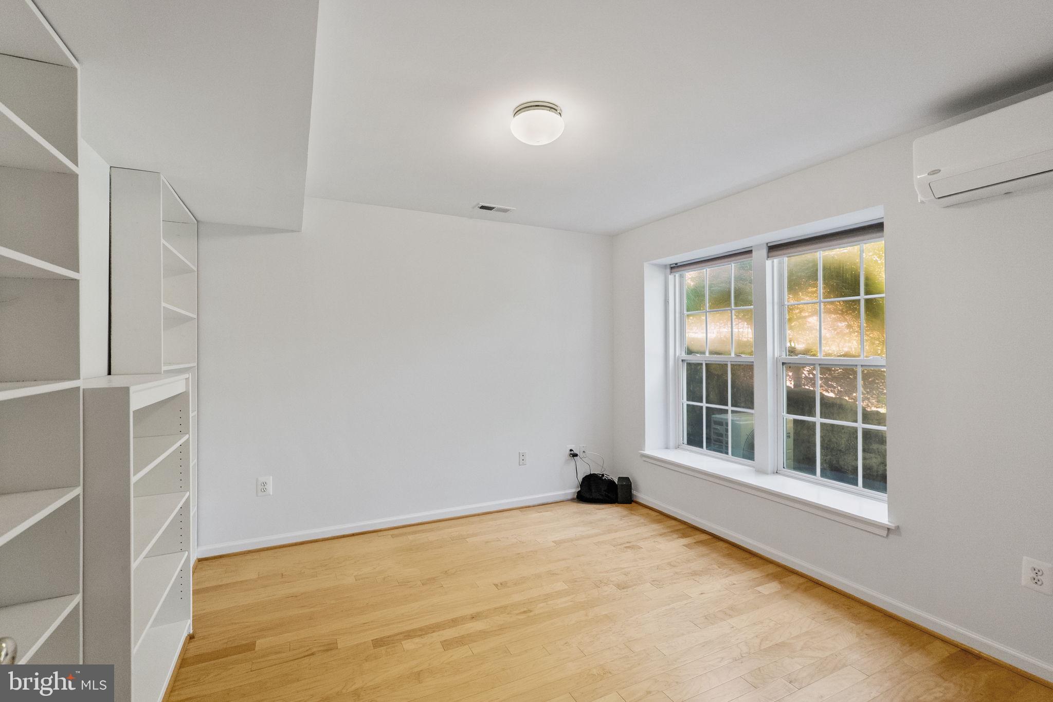 QUINCE ORCHARD PARK - Residential