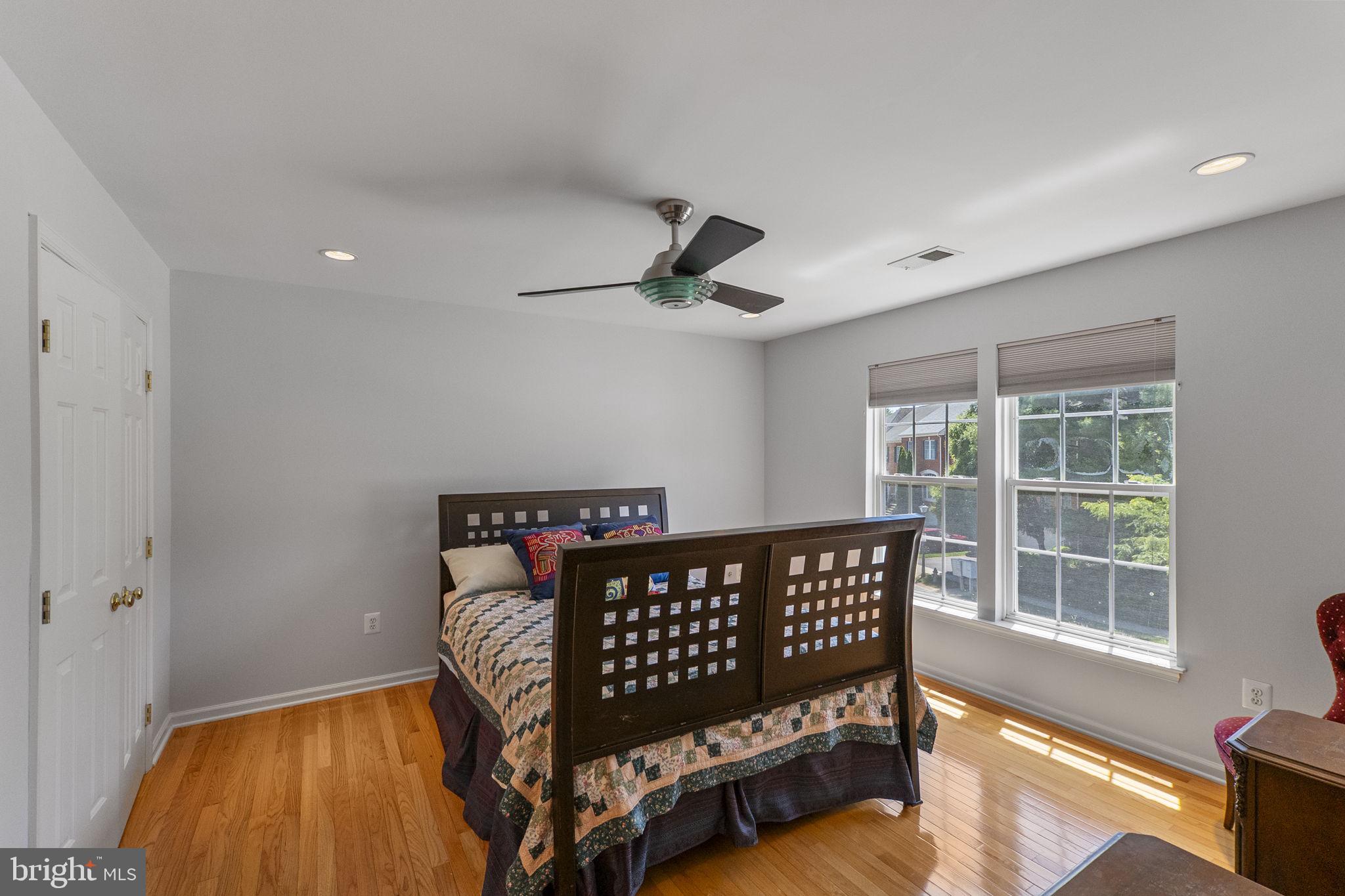 QUINCE ORCHARD PARK - Residential
