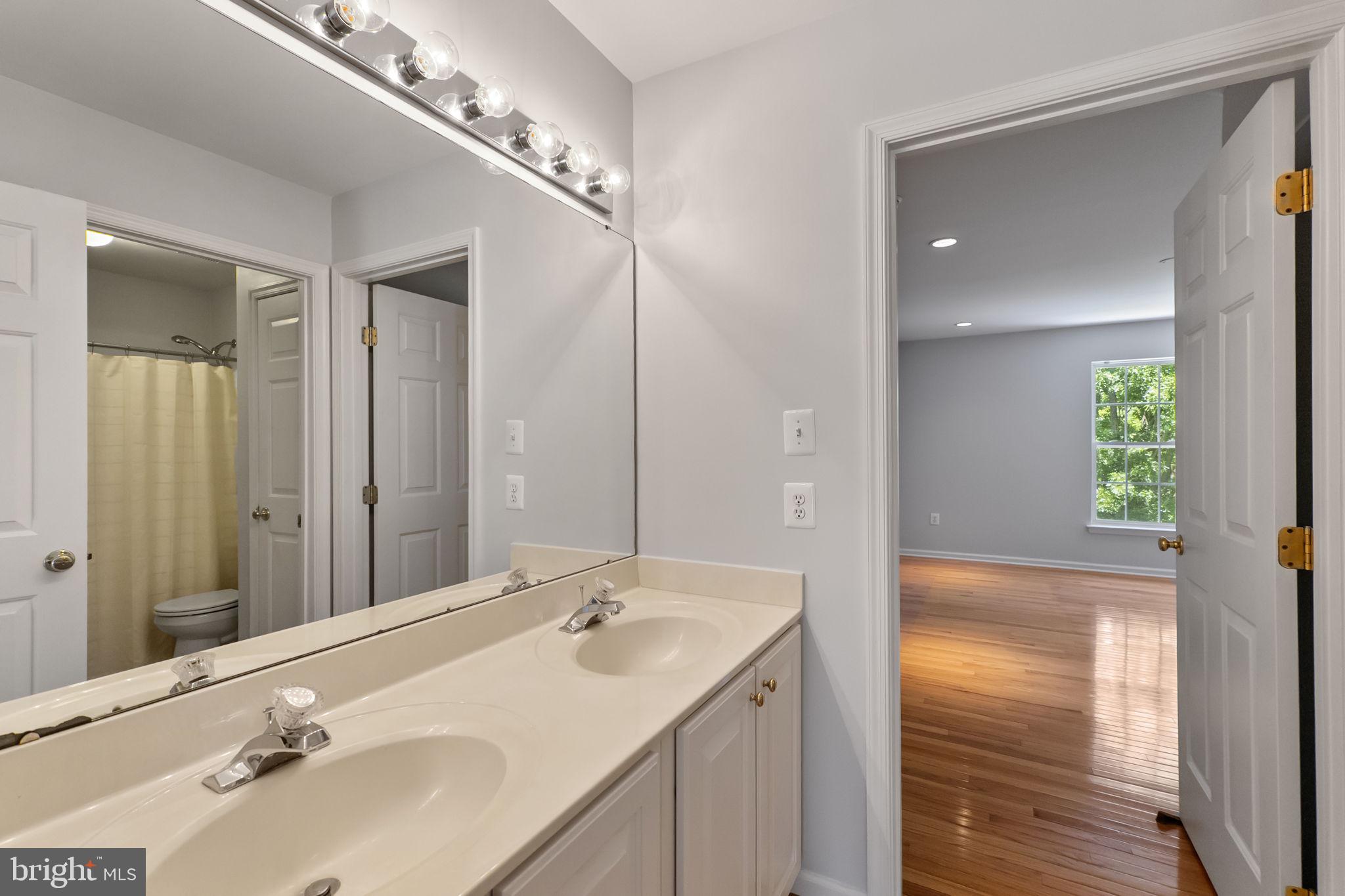 QUINCE ORCHARD PARK - Residential