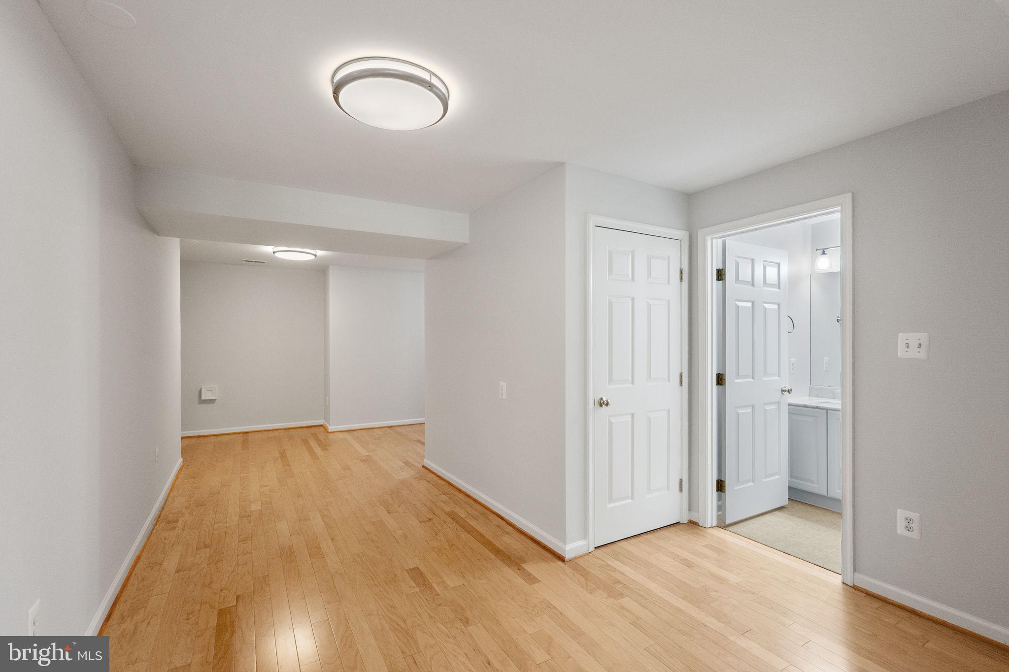 QUINCE ORCHARD PARK - Residential