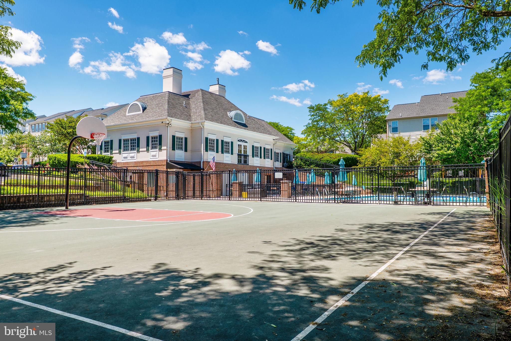 QUINCE ORCHARD PARK - Residential
