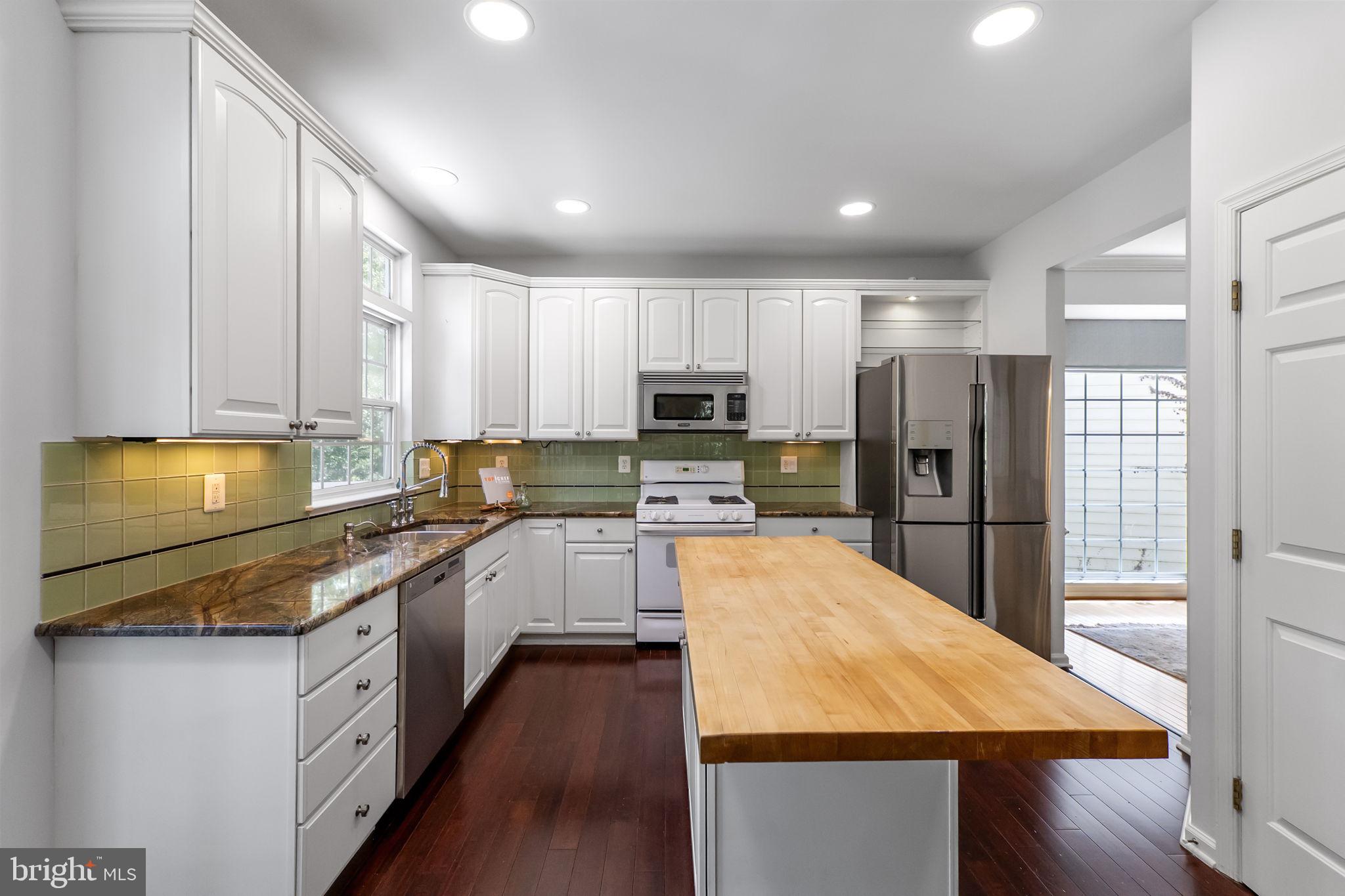 QUINCE ORCHARD PARK - Residential