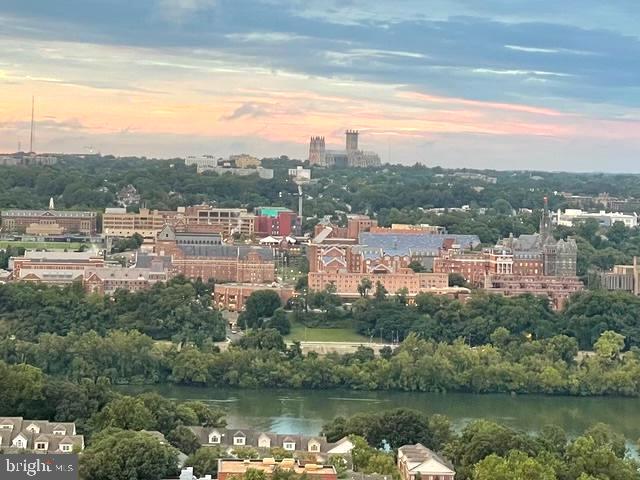 ROSSLYN - Residential