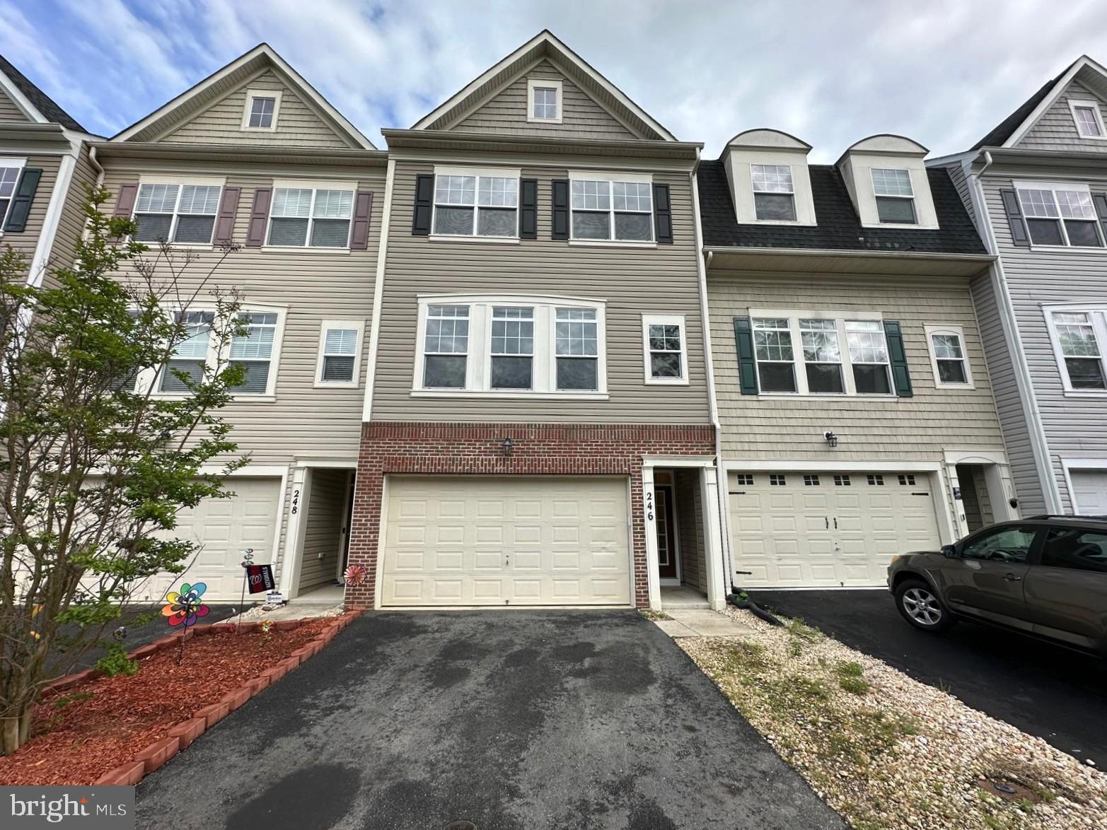 WOODSTREAM - Residential Lease