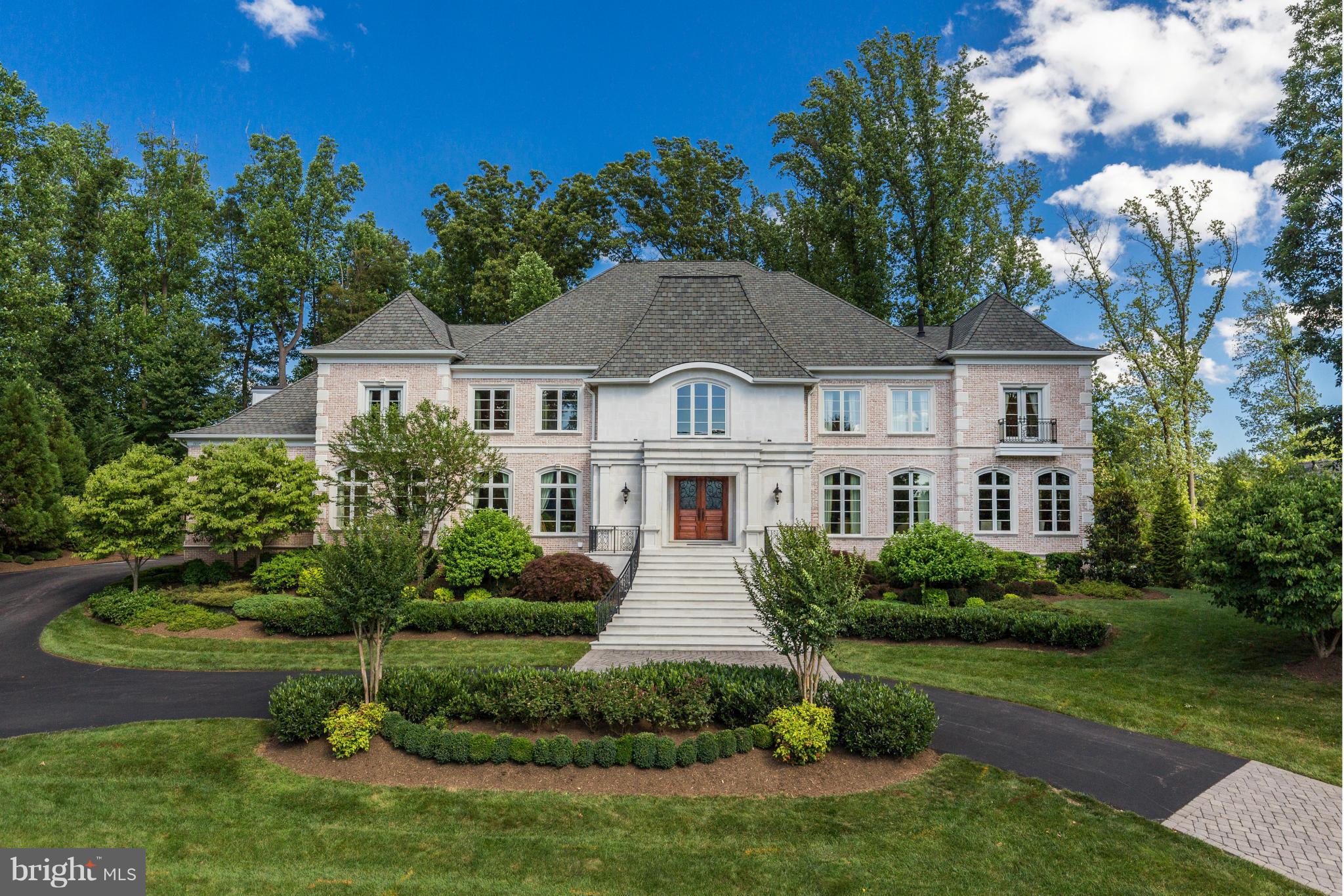 Spectacular Custom French Provincial Masterpiece in The Reserve on quiet cul-de-sac! Dramatic open floorplan, designer lighting & unique custom features make this 13,000+SF home an exceptional rare find! Fabulous gourmet kitchen, 2 story great room, piano/bar room, mahogany library, luxe MBR suite, theater, exercise rm, Brazilian cherry floors. Stone/brick terrace, 4 car garage 7BR/8.55BA