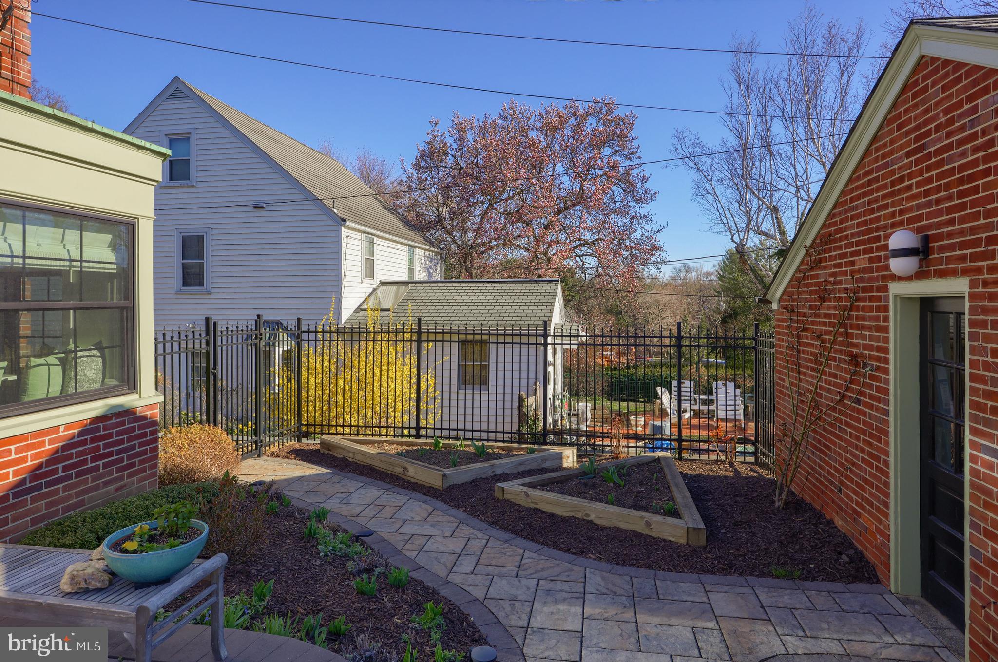 HAMILTON PARK - Residential