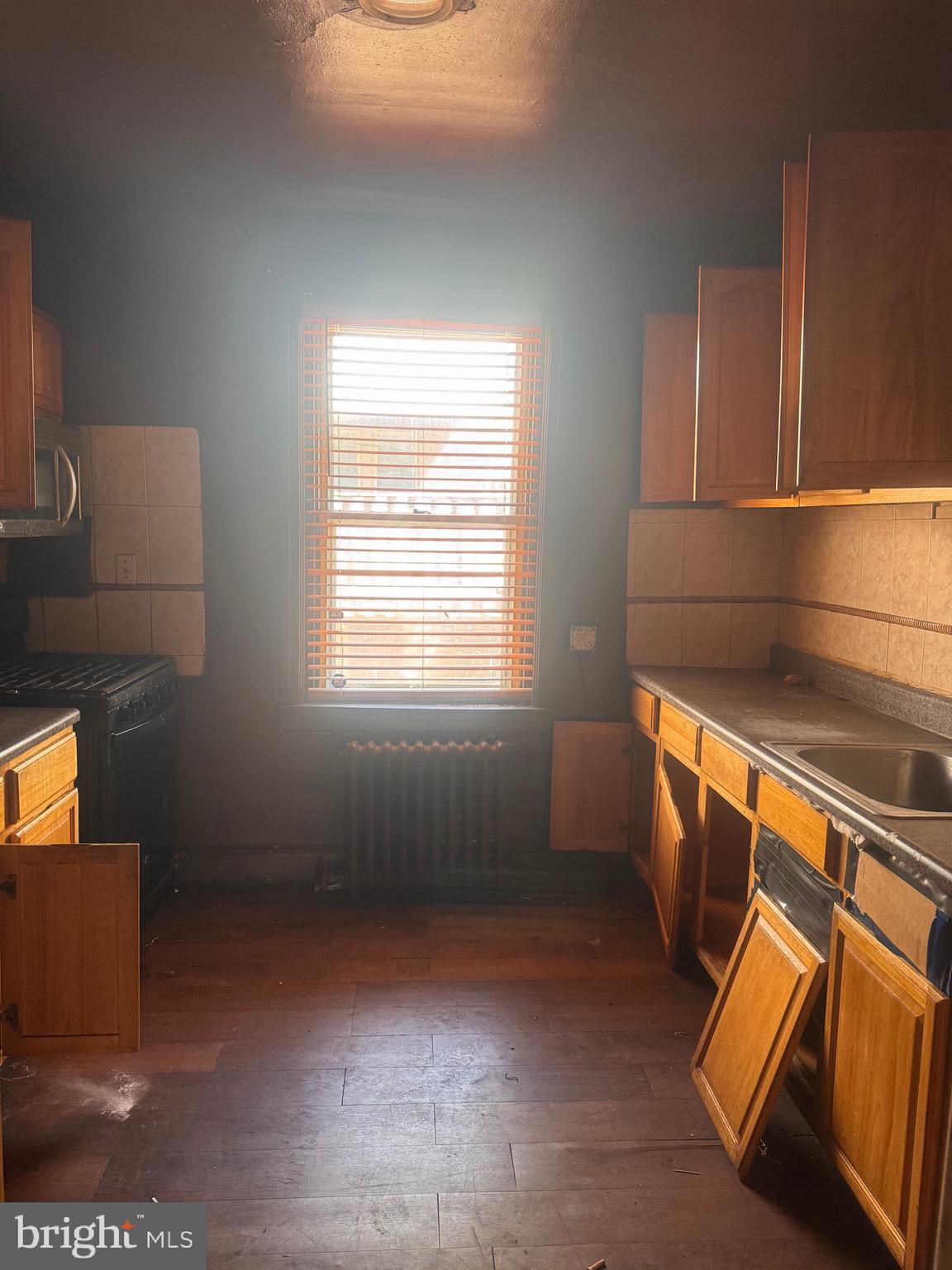 OXFORD CIRCLE - Residential