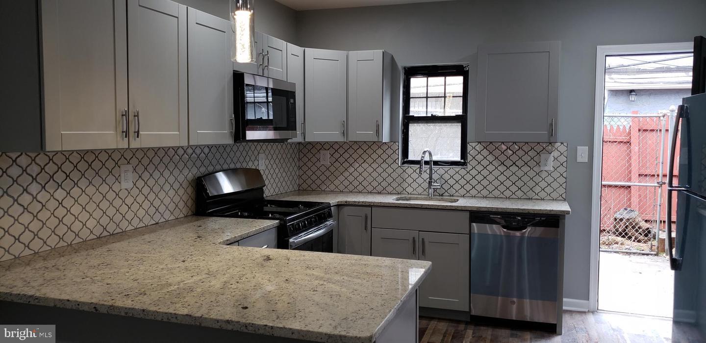 POINT BREEZE - Residential Lease