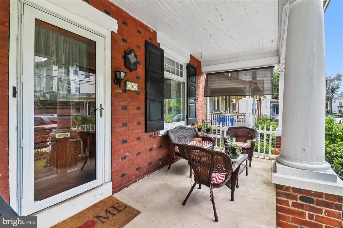CHESTNUT HILL - Residential